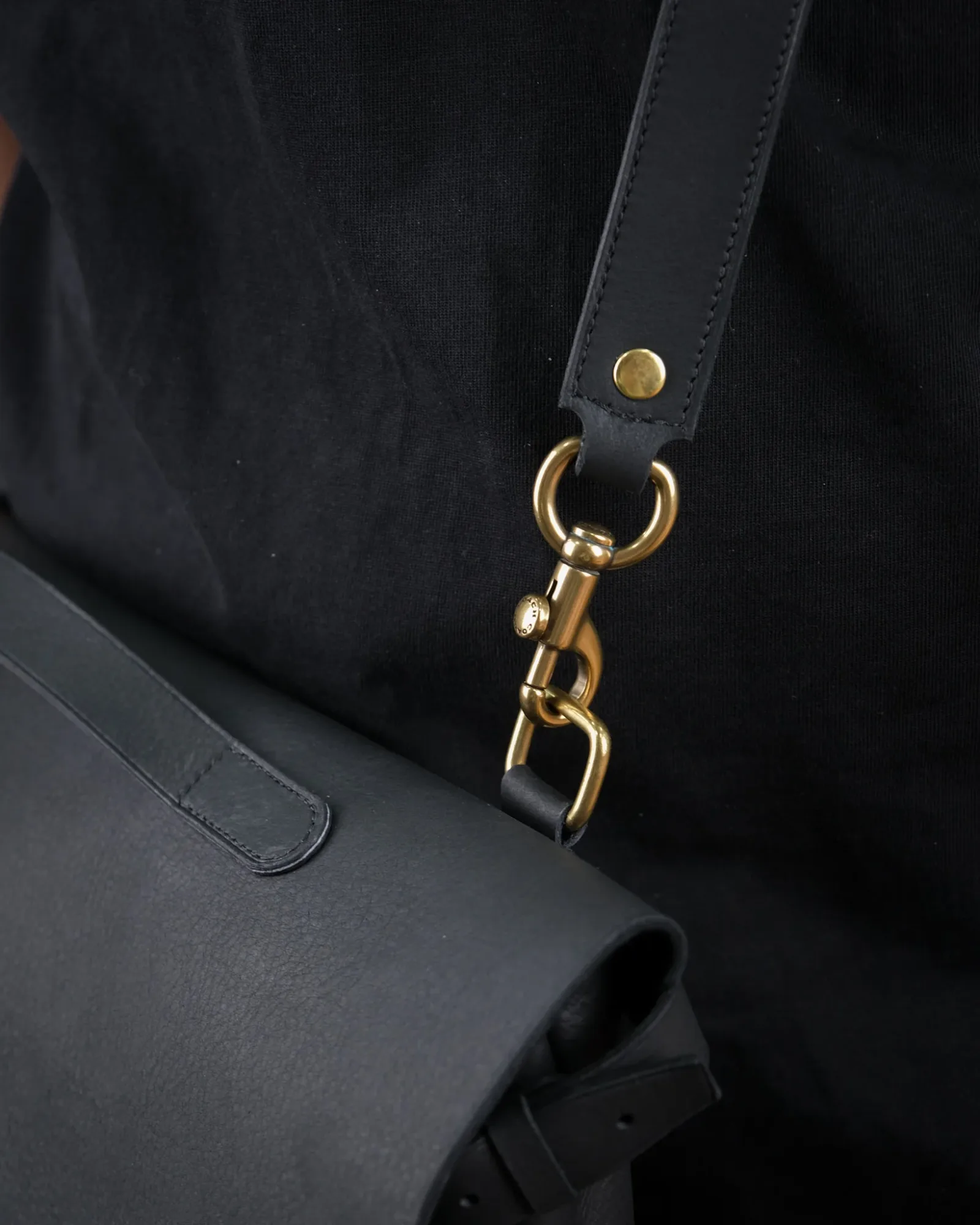 Ảnh Studio Messenger bag by Minerva - Koi Leather