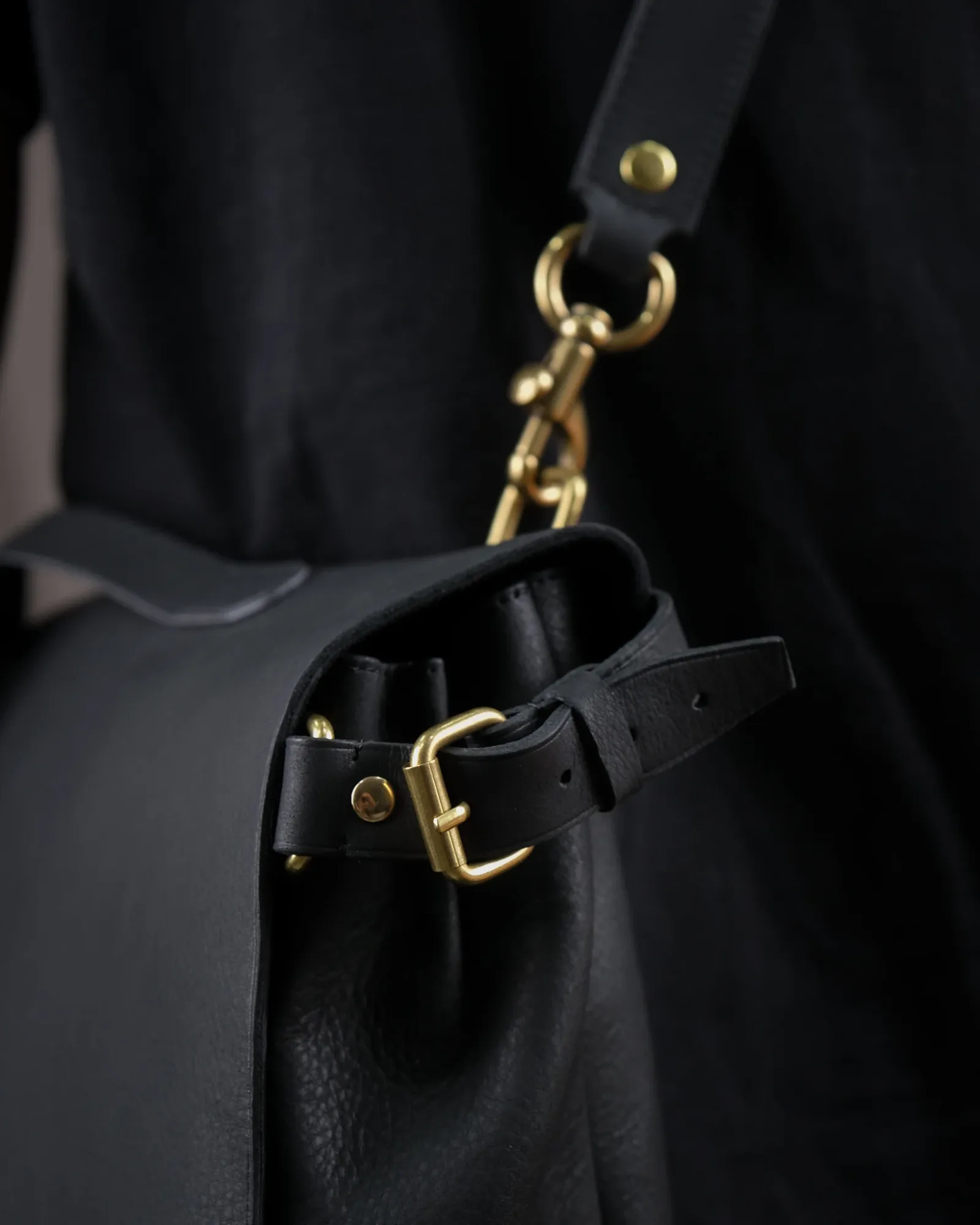Ảnh Studio Messenger bag by Minerva - Koi Leather