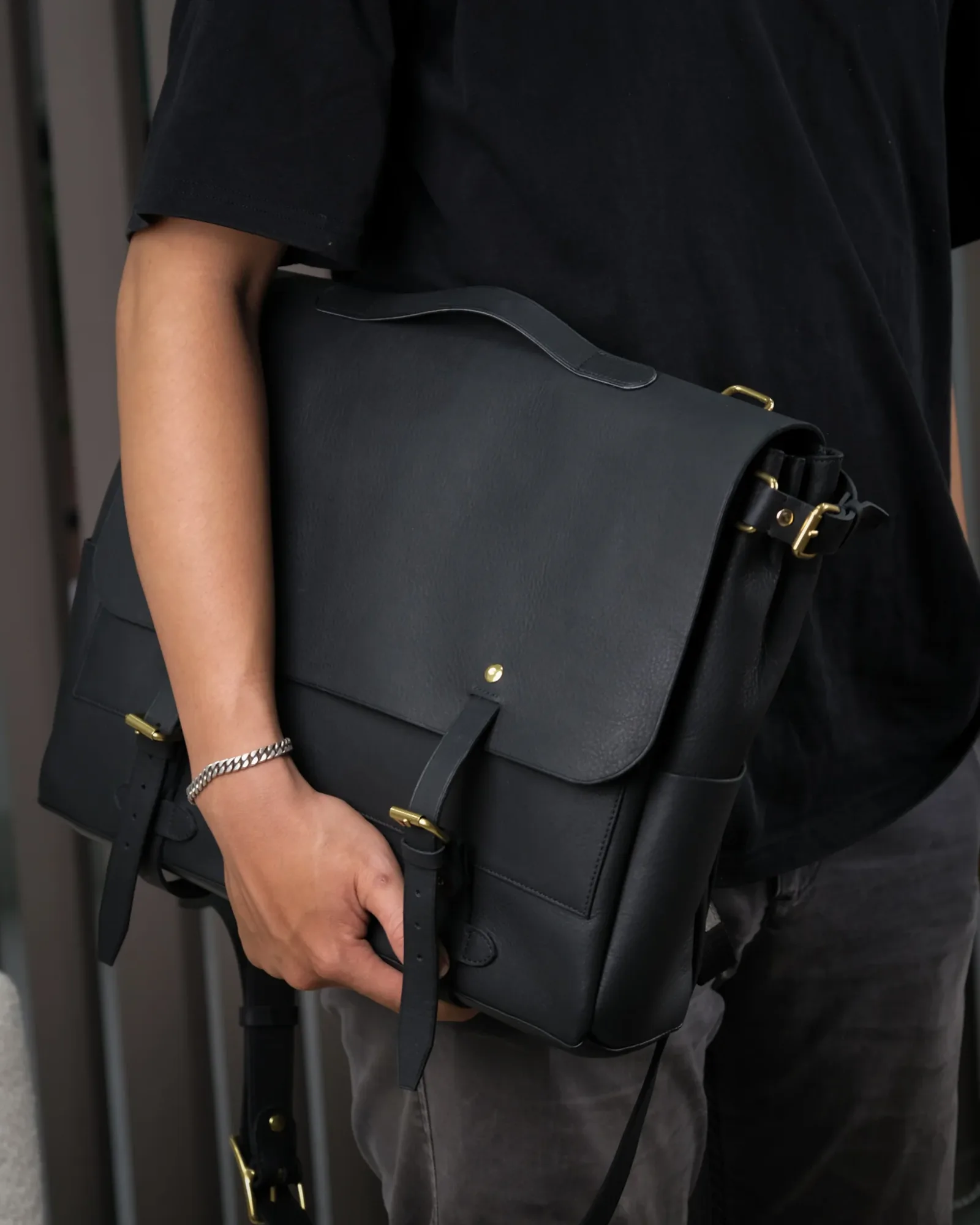 Ảnh Studio Messenger bag by Minerva - Koi Leather