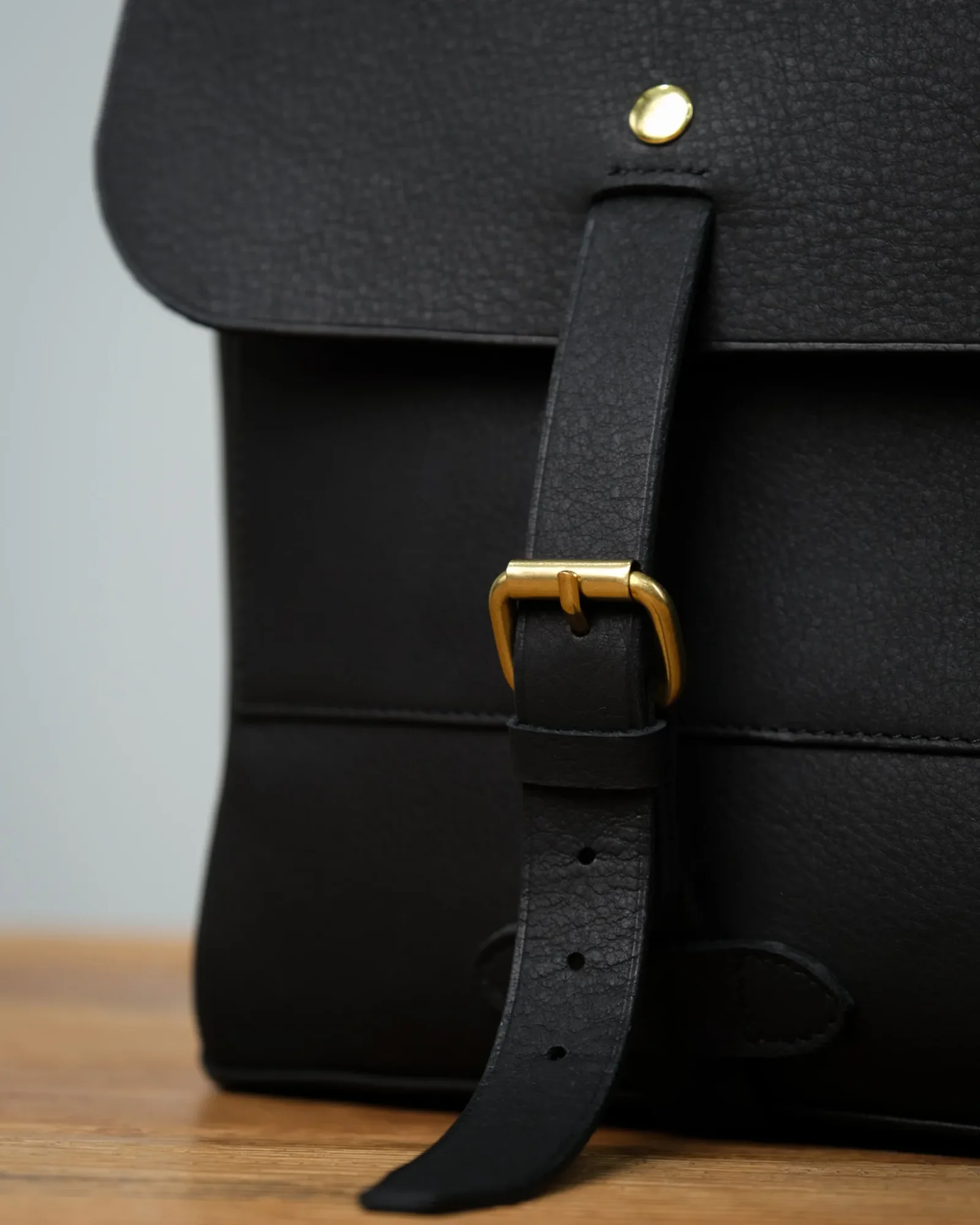 Ảnh Studio Messenger bag by Minerva - Koi Leather