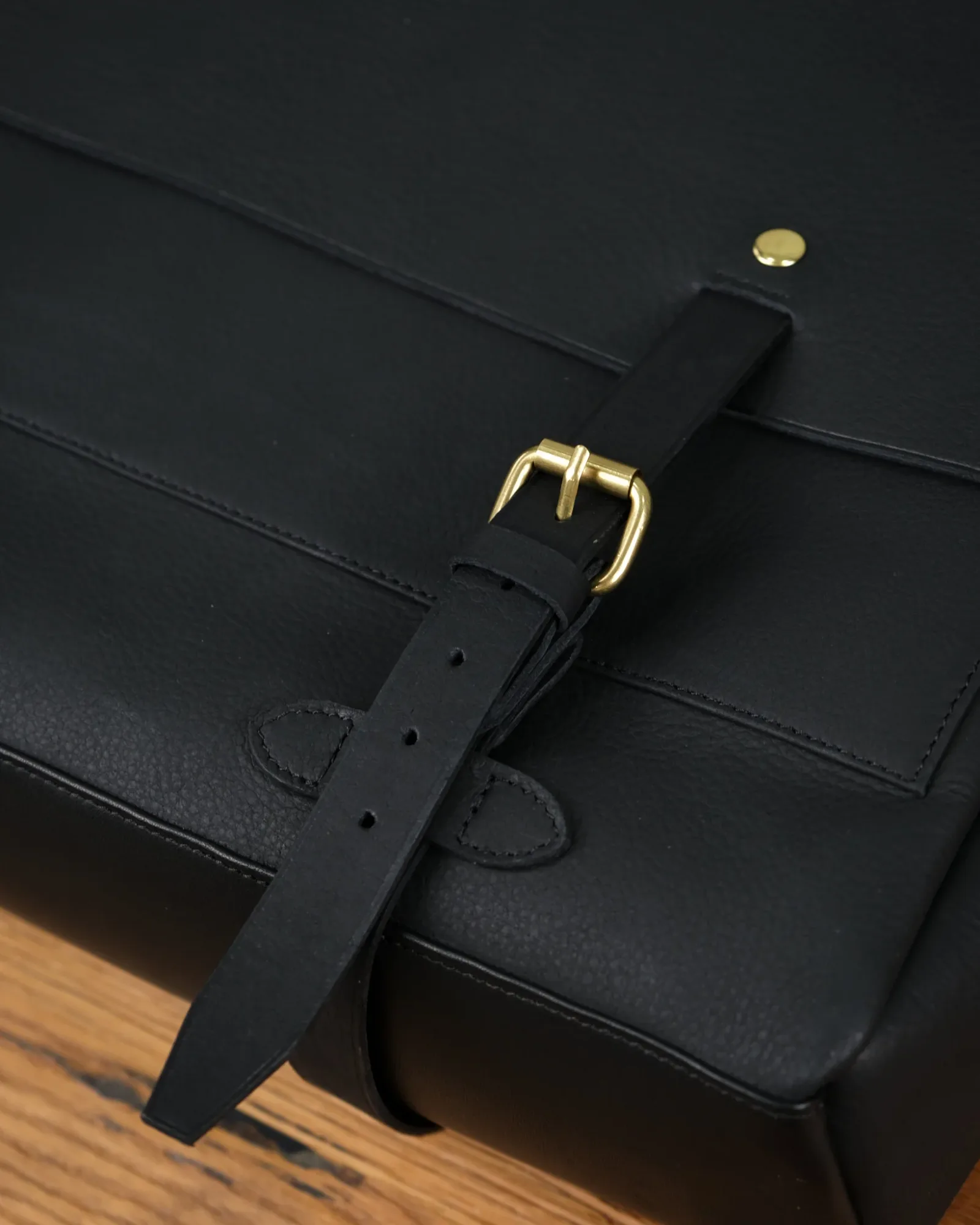 Ảnh Studio Messenger bag by Minerva - Koi Leather