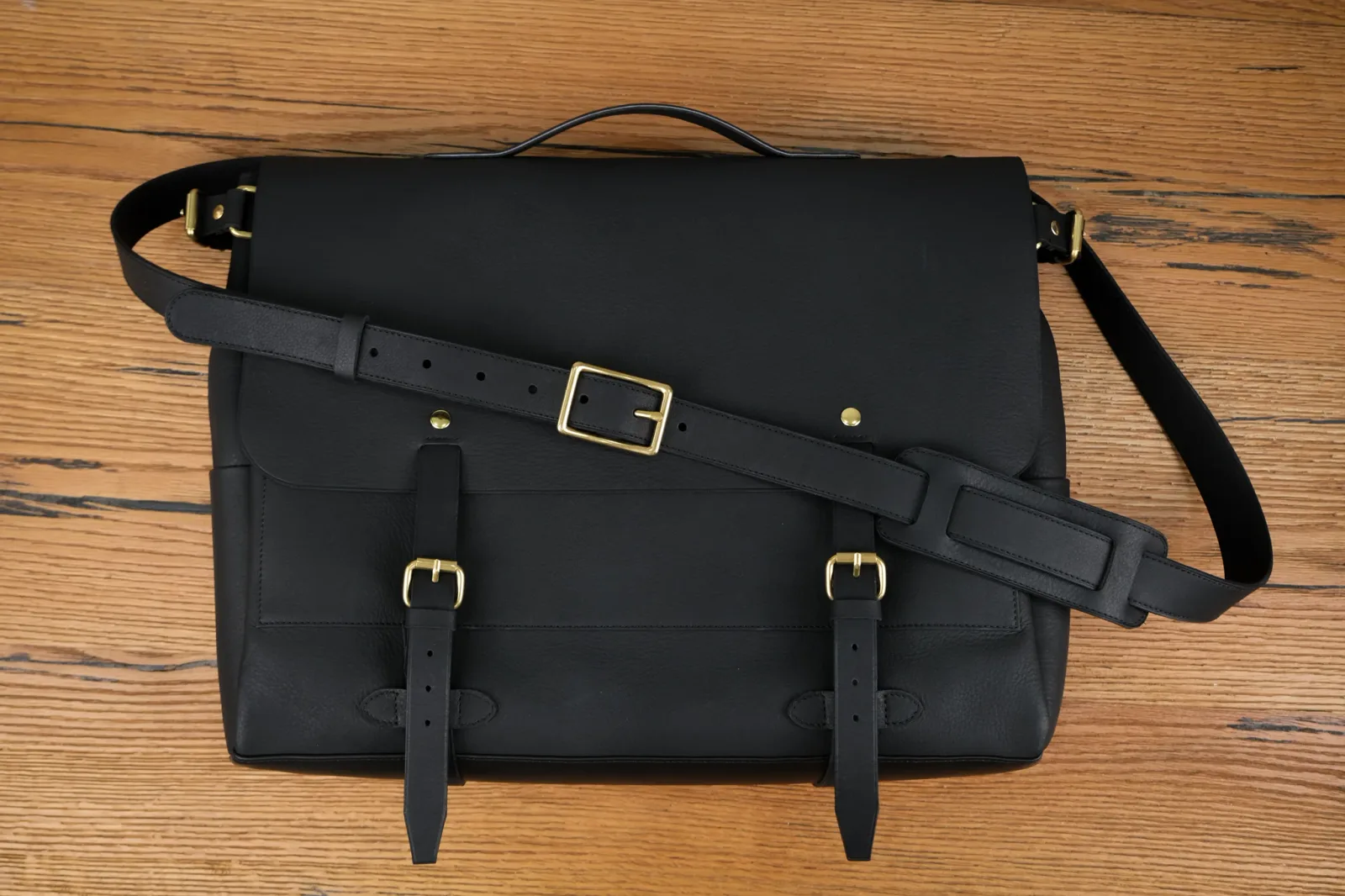 Ảnh Studio Messenger bag by Minerva - Koi Leather