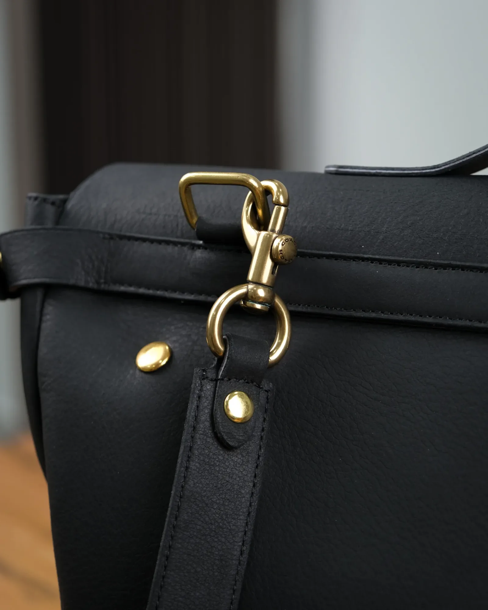 Ảnh Studio Messenger bag by Minerva - Koi Leather