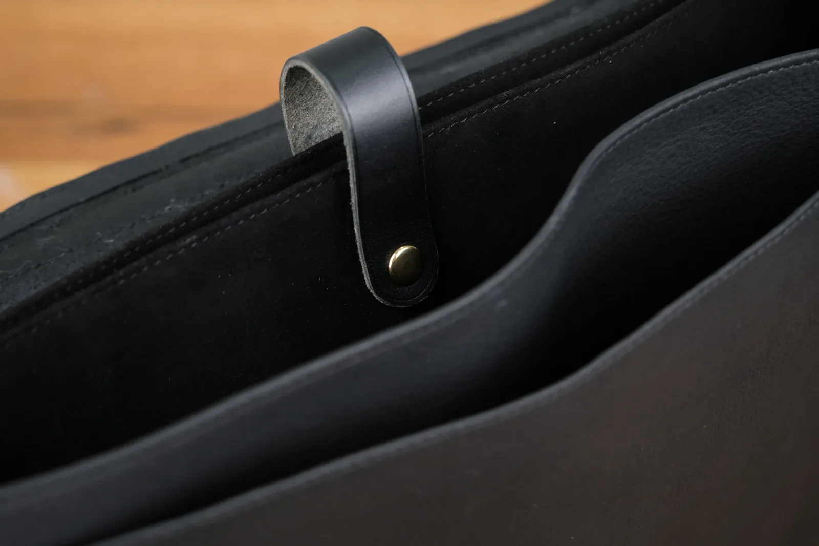 Ảnh Studio Messenger bag by Minerva - Koi Leather