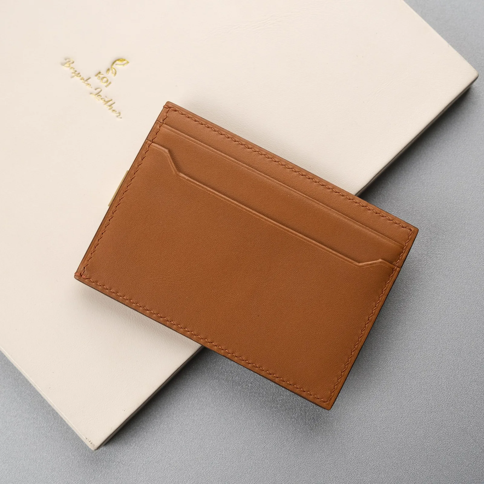 Ảnh Studio Ví thẻ Uptown Card Holder da bò có kẹp tiền - Koi Leather