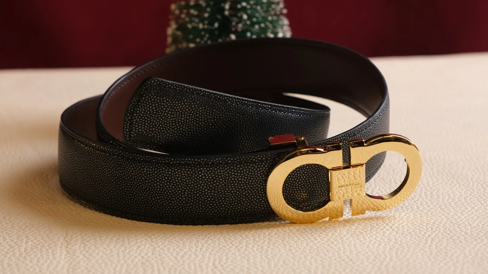 Ảnh Studio Dây thắt lưng da Caviar màu đen may viền - Koi Leather