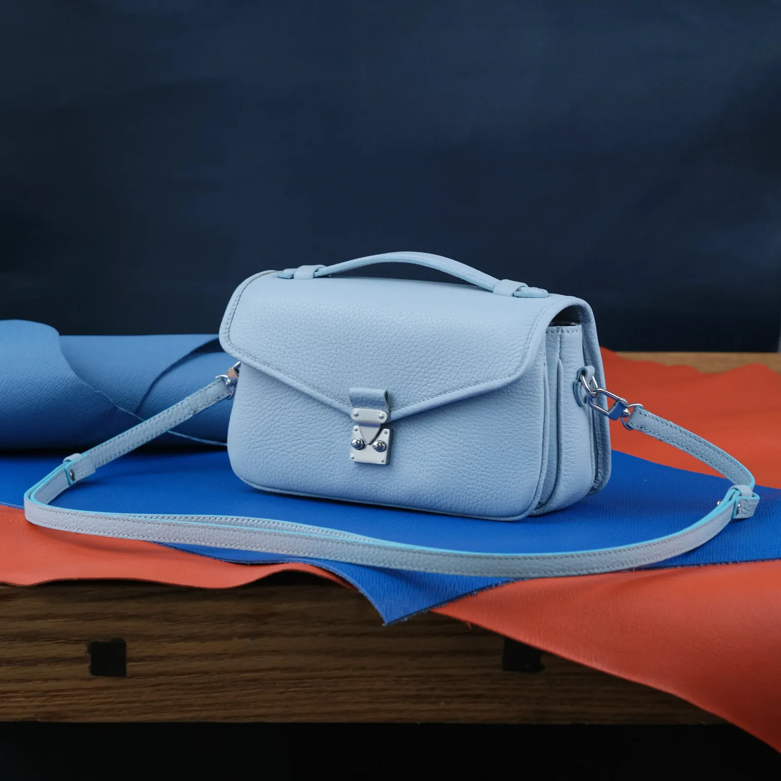 Ảnh Studio Túi Chub - Koi Leather