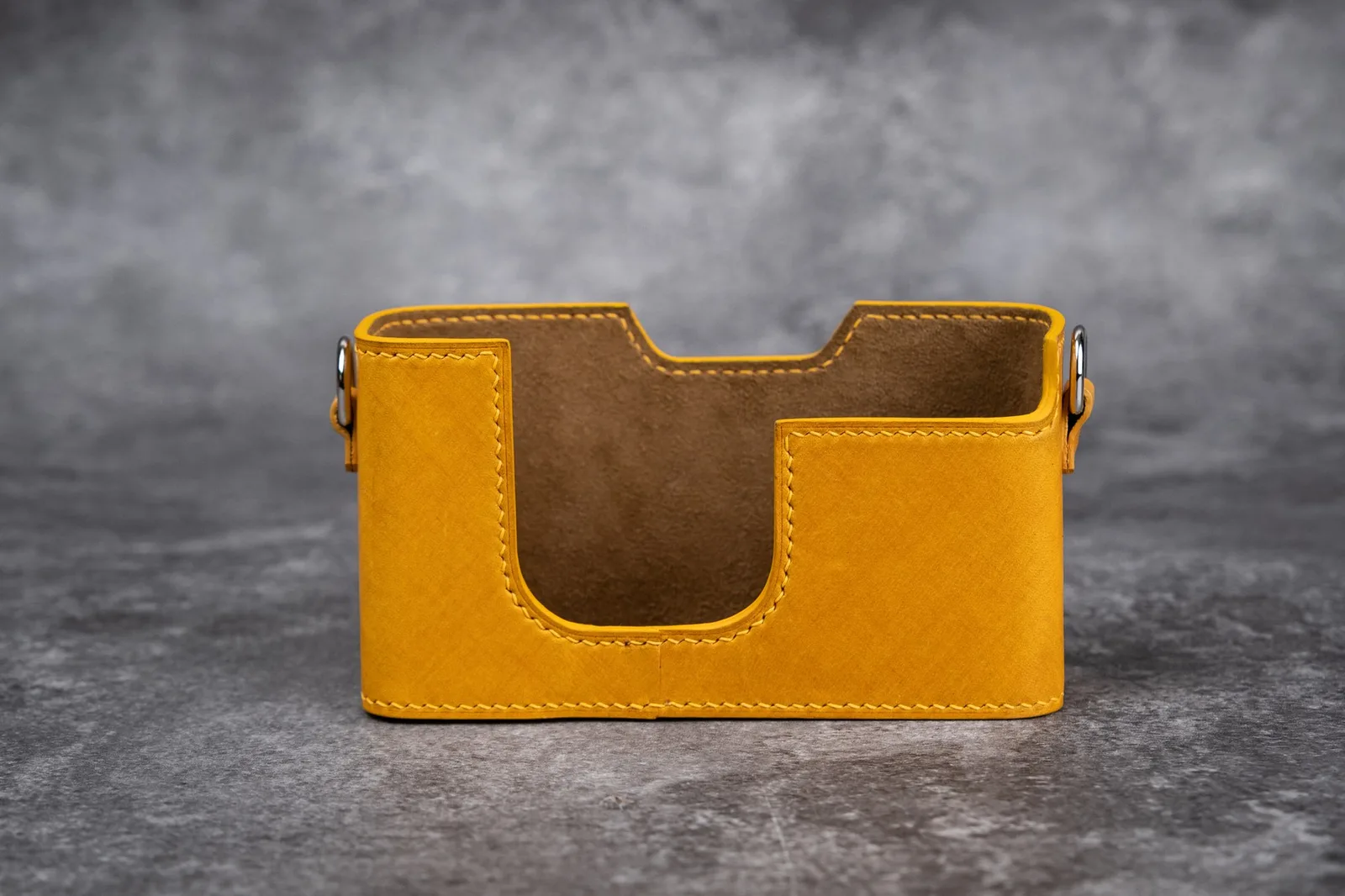 Ảnh Studio Bao da máy ảnh half case da Vegtan Mozart vàng bò - Koi Leather
