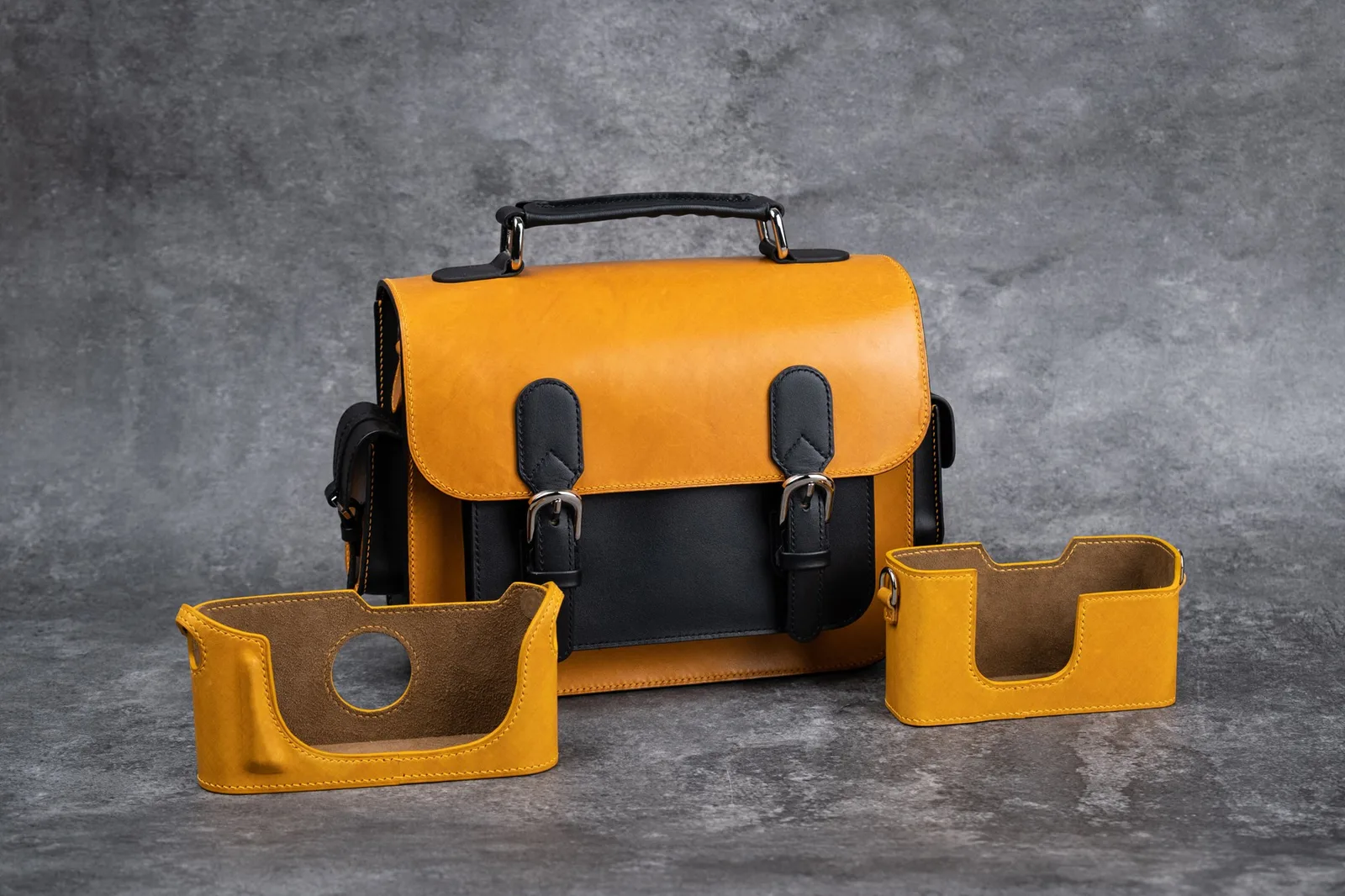 Ảnh Lifestyle Bao da máy ảnh half case da Vegtan Mozart vàng bò - Koi Leather