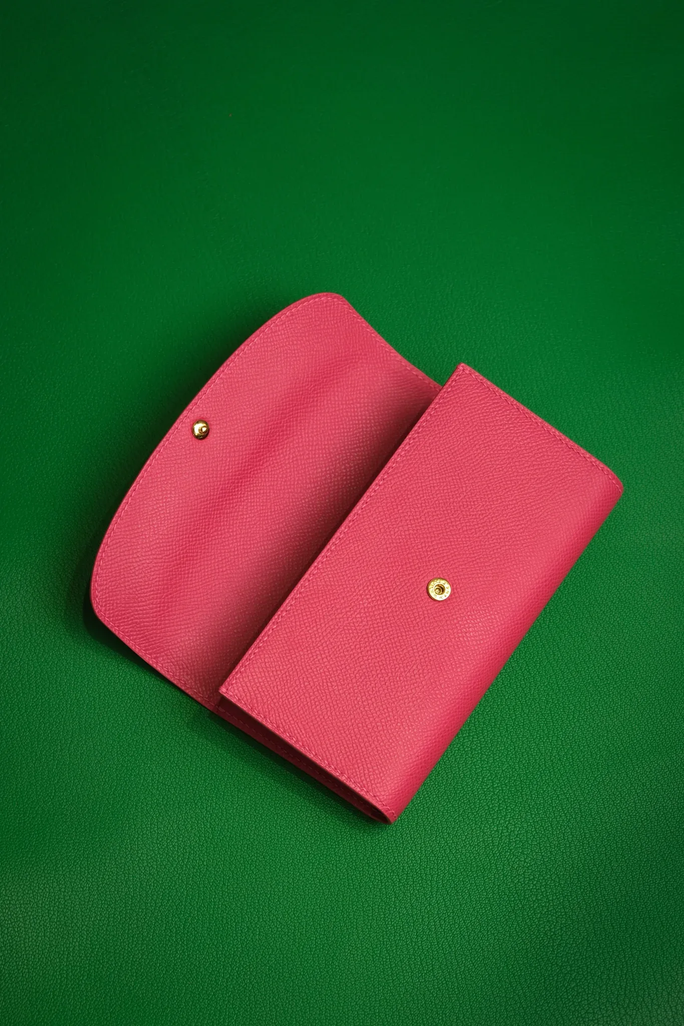Ảnh Studio Ví dài - Koi Leather