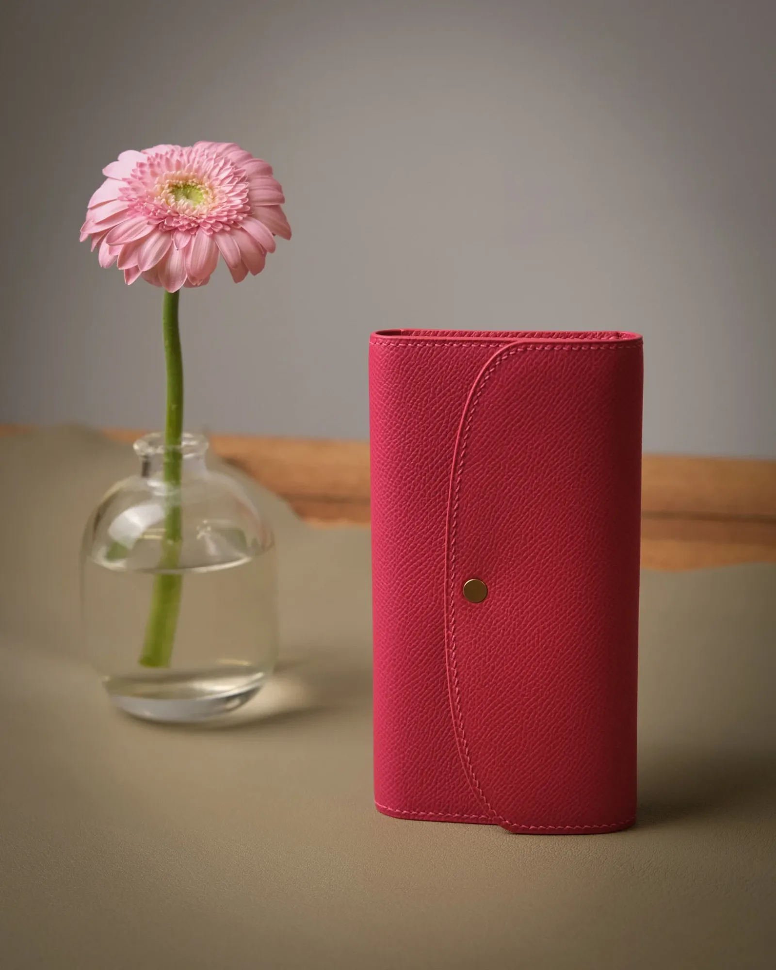Ảnh Studio Ví dài - Koi Leather