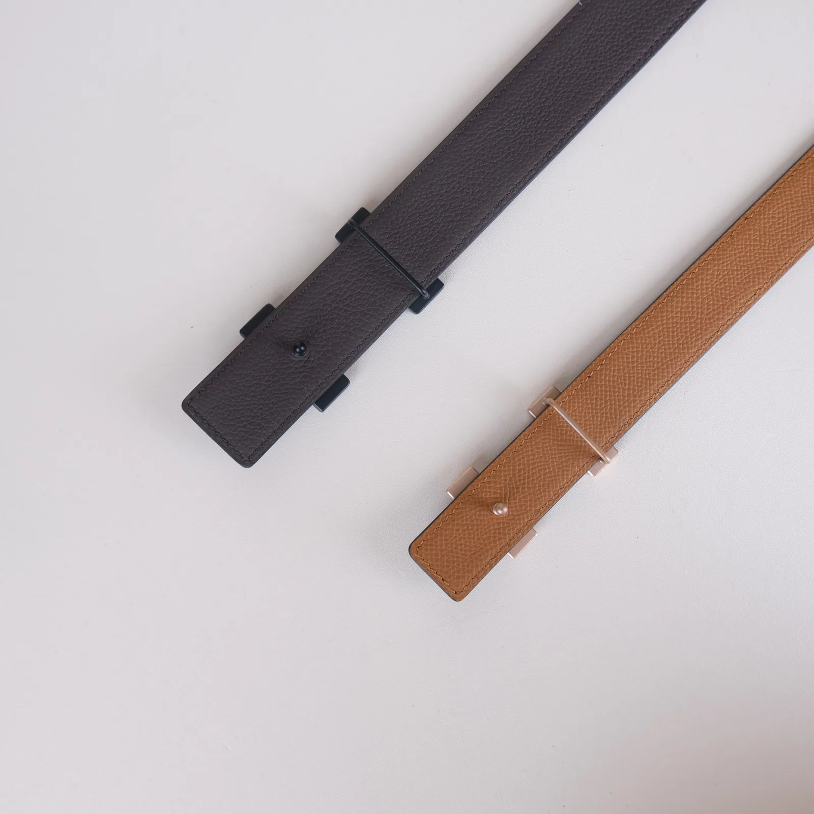 Ảnh Studio Dây lưng da bò Epsom màu đen phối hai mặt bản 24mm - Koi Leather