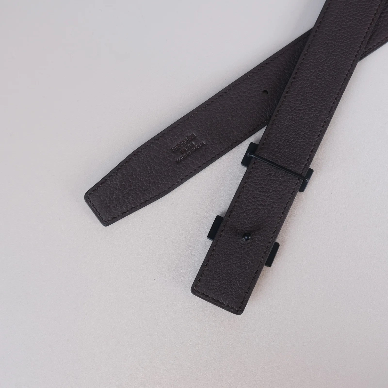 Ảnh Studio Dây lưng da bò Epsom màu đen phối hai mặt bản 24mm - Koi Leather