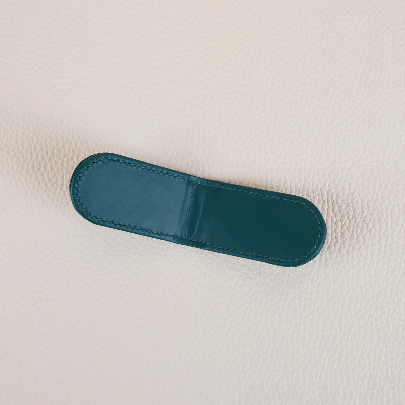 Ảnh Studio Kẹp tiền nam châm da Epsom màu Malachite may chần trám - Koi Leather