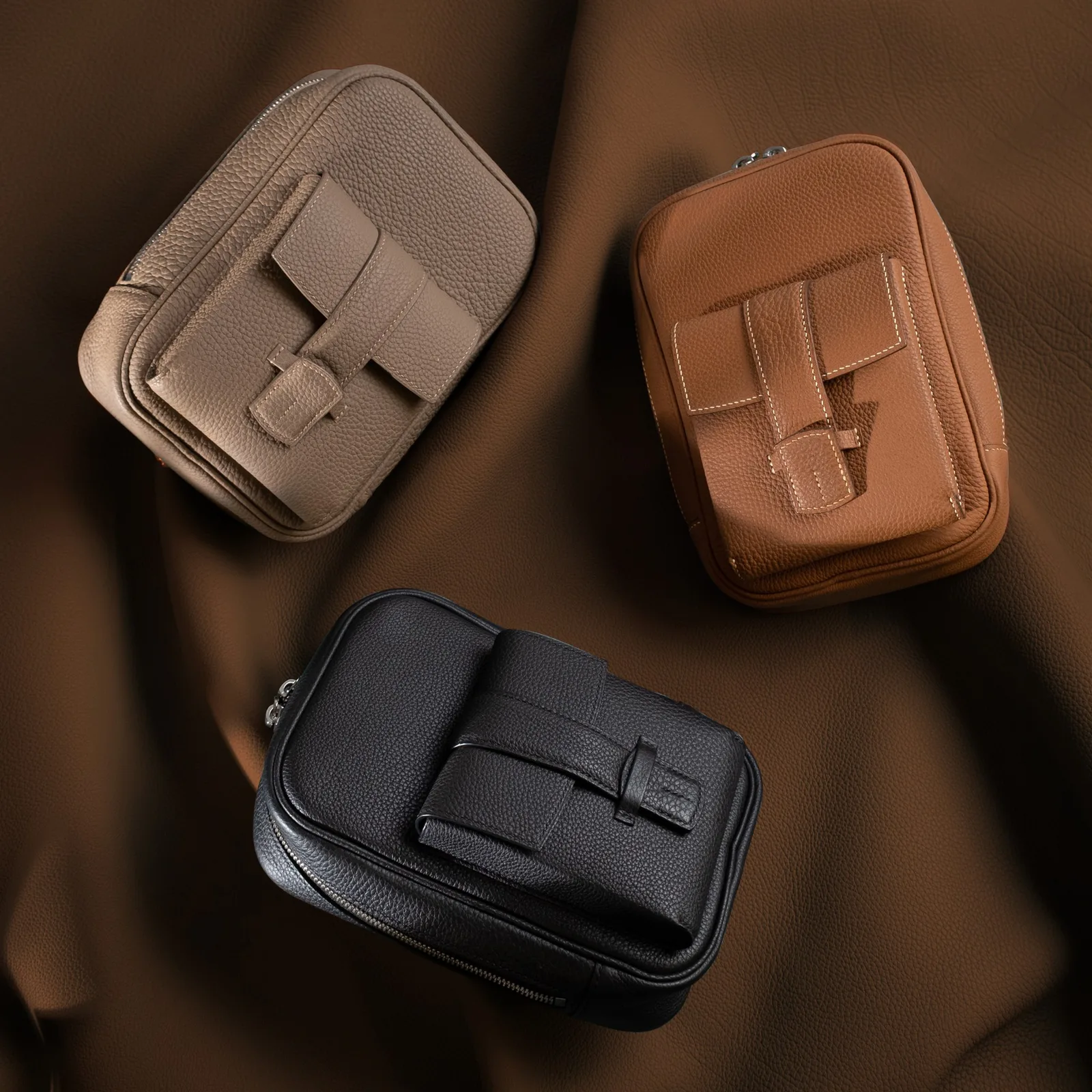 Ảnh Studio Túi da bò vân hạt phom đứng nắp cài đai - Koi Leather