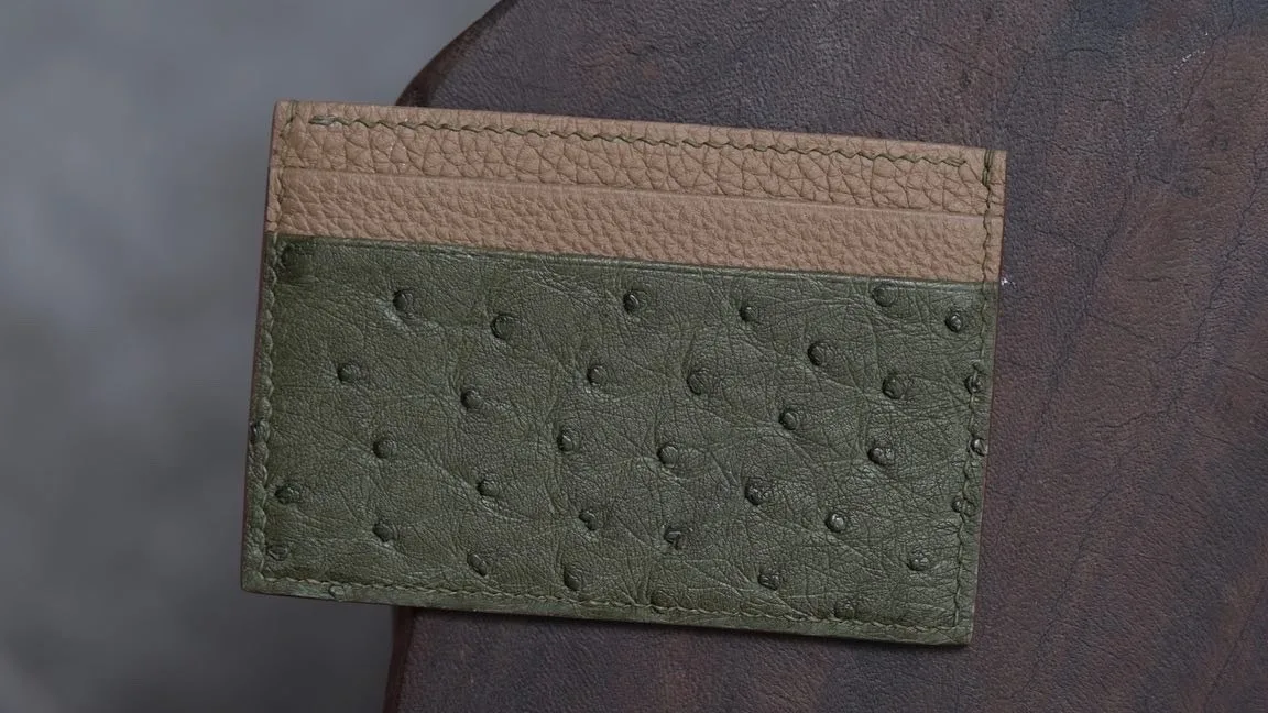 Ảnh Studio Ví đựng thẻ dáng Basic phối da bò, cá sấu và đà điểu - Koi Leather