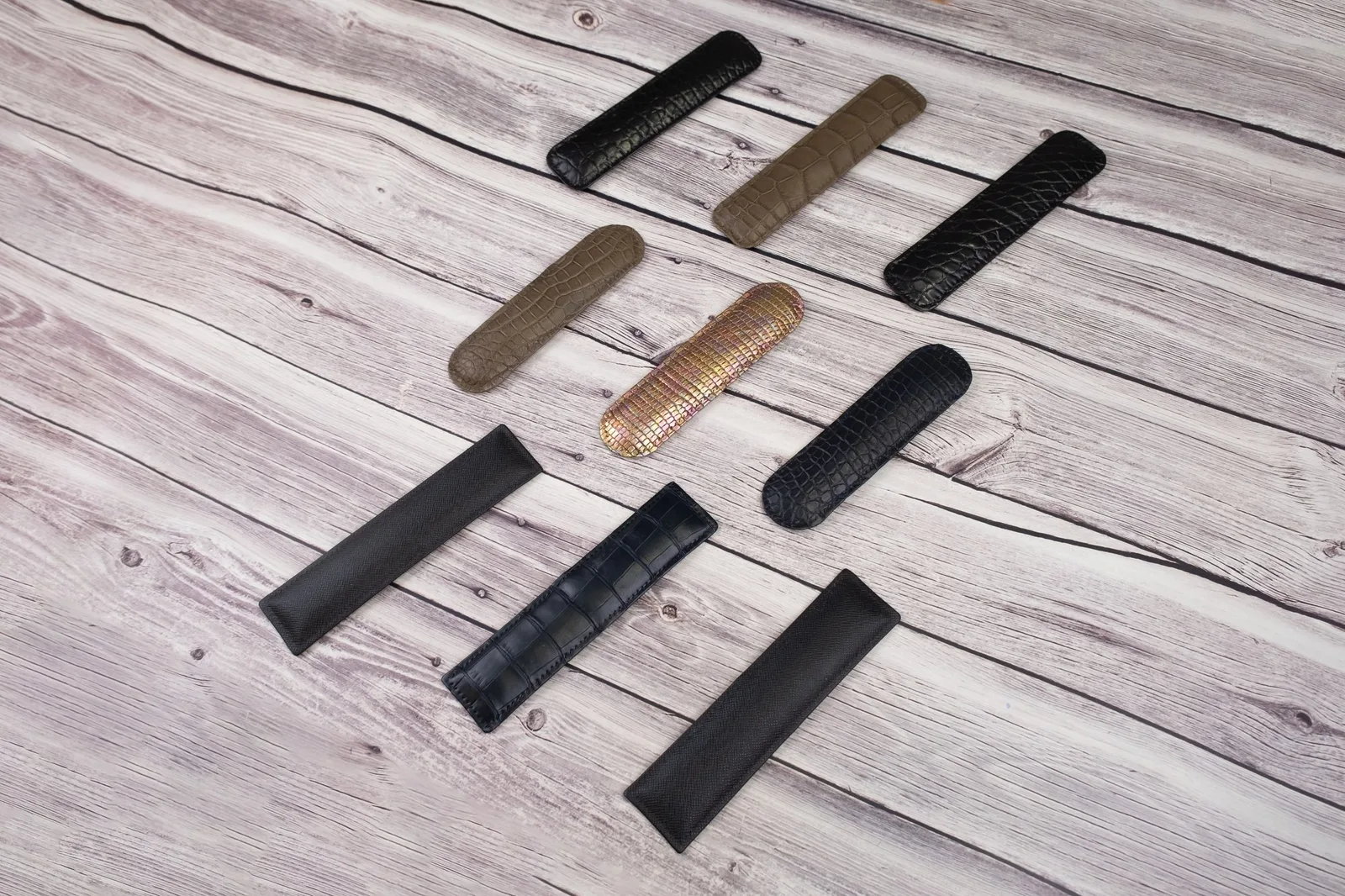 Ảnh Studio Kẹp tiền nam châm da cá sấu và da kỳ đà - Koi Leather