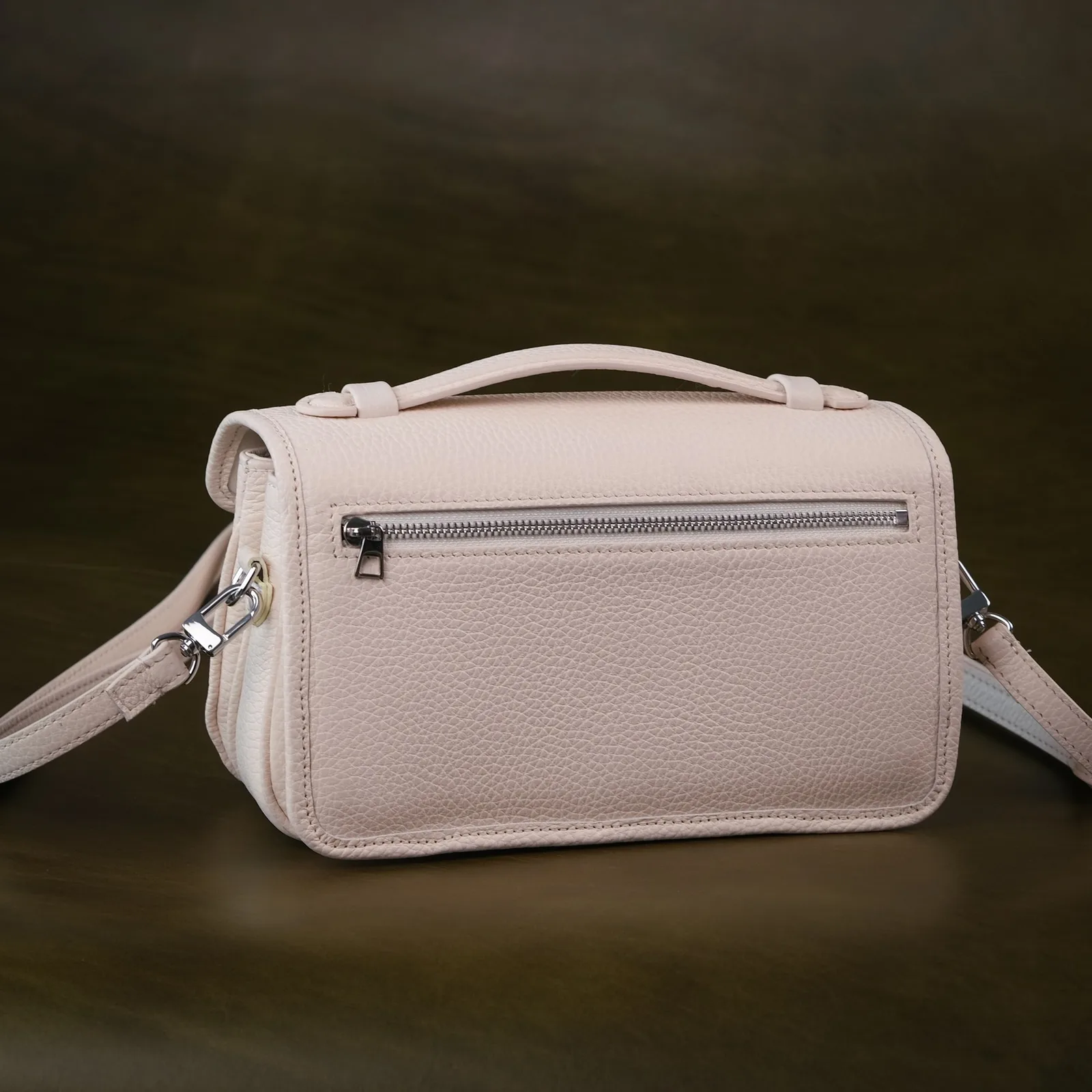 Ảnh Studio Túi đeo chéo da Togo màu kem nắp gập quai xách - Koi Leather