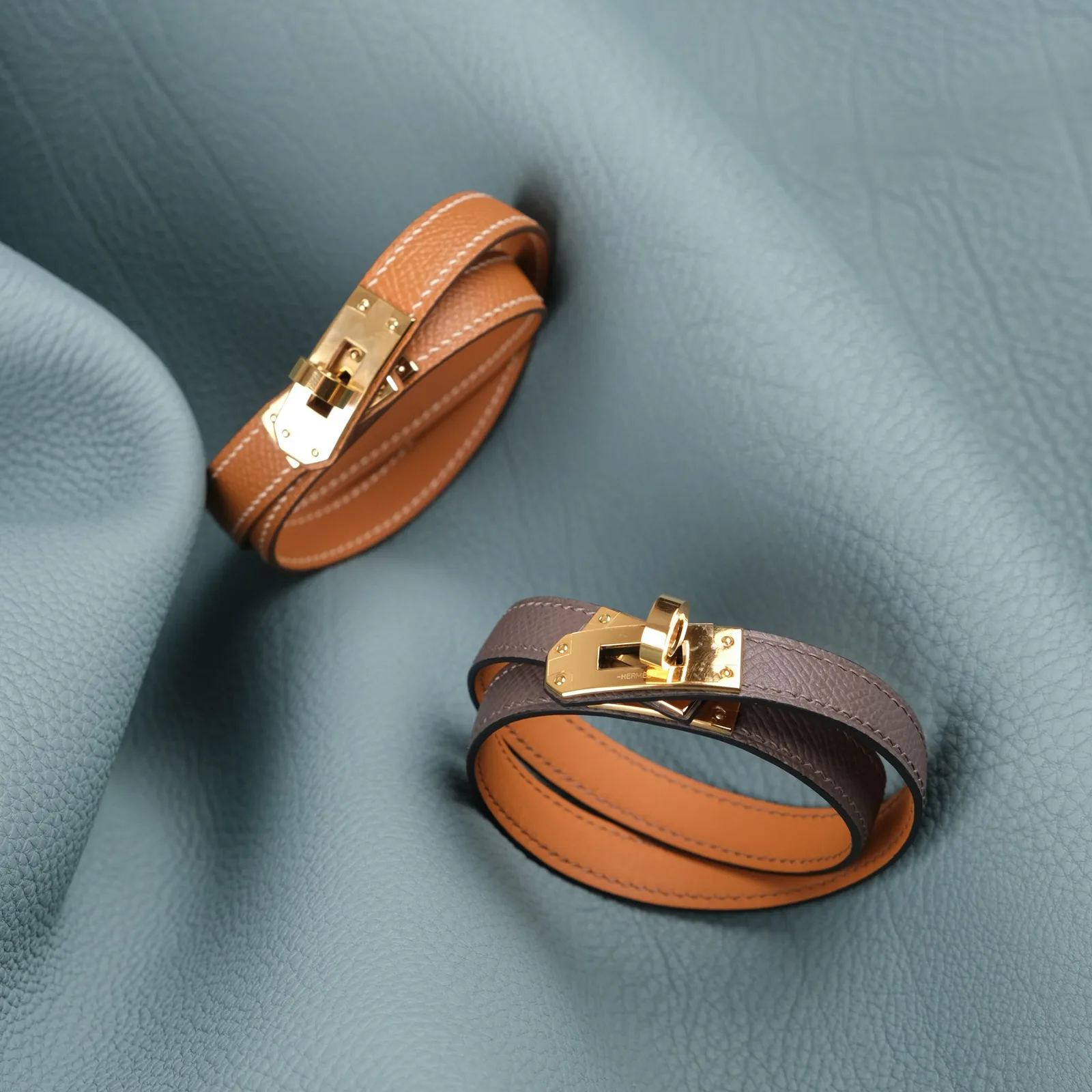 Ảnh Studio Vòng tay da Epsom khóa xoay cuốn đôi - Koi Leather