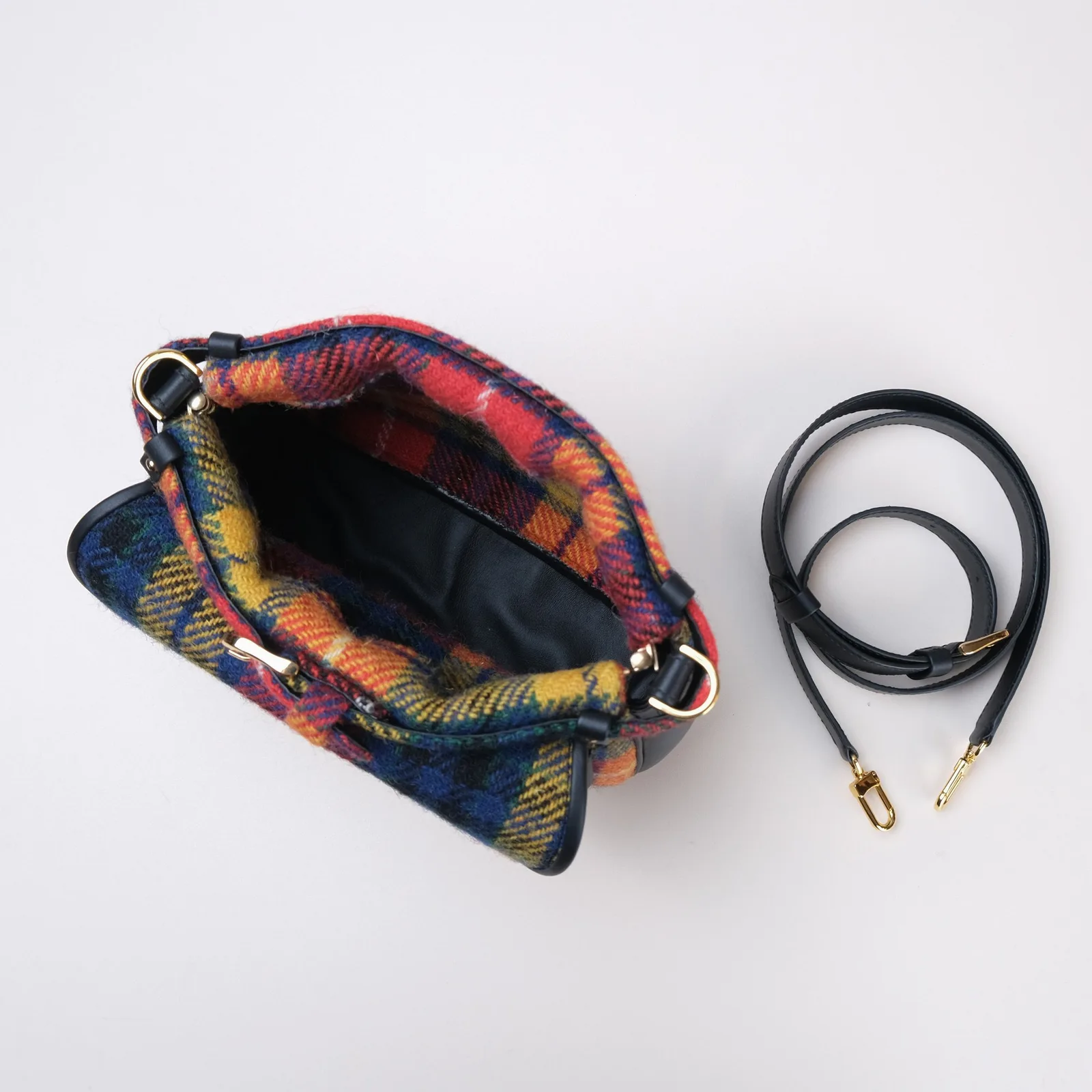 Ảnh Studio Túi Mettique 25 vải tweed caro vàng phối da bò đen - Koi Leather