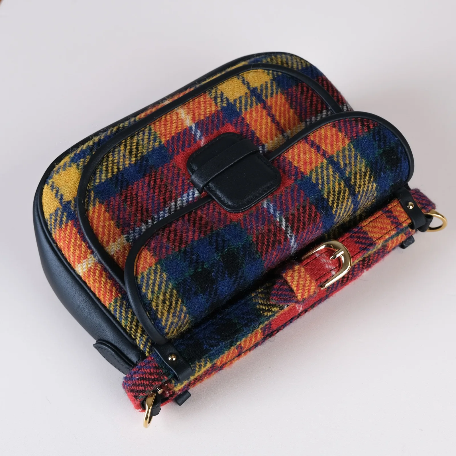 Ảnh Studio Túi Mettique 25 vải tweed caro vàng phối da bò đen - Koi Leather