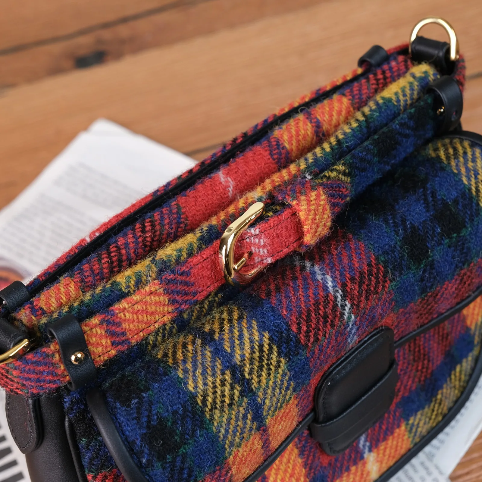 Ảnh Studio Túi Mettique 25 vải tweed caro vàng phối da bò đen - Koi Leather