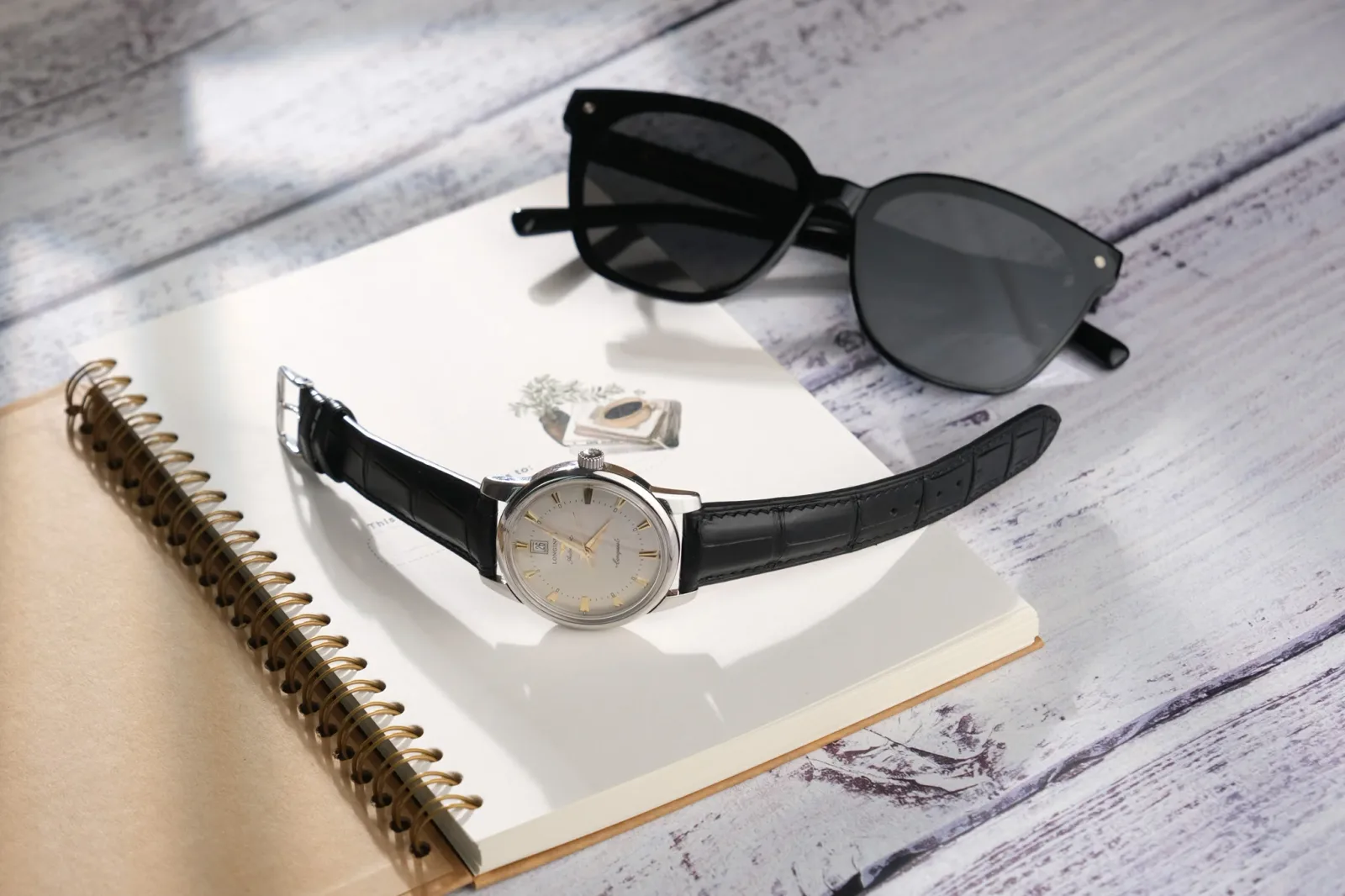 Ảnh Studio Dây đồng hồ da cá sấu đen - KOI Leather