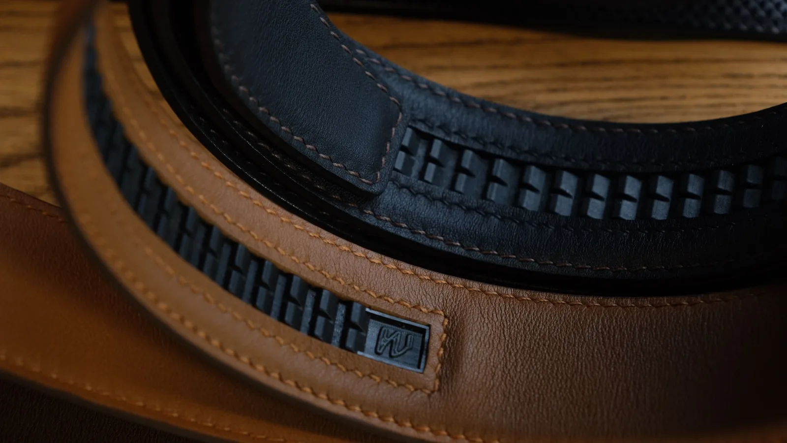 Ảnh Studio Dây thắt lưng da bò khóa ray trượt tự động - Koi Leather