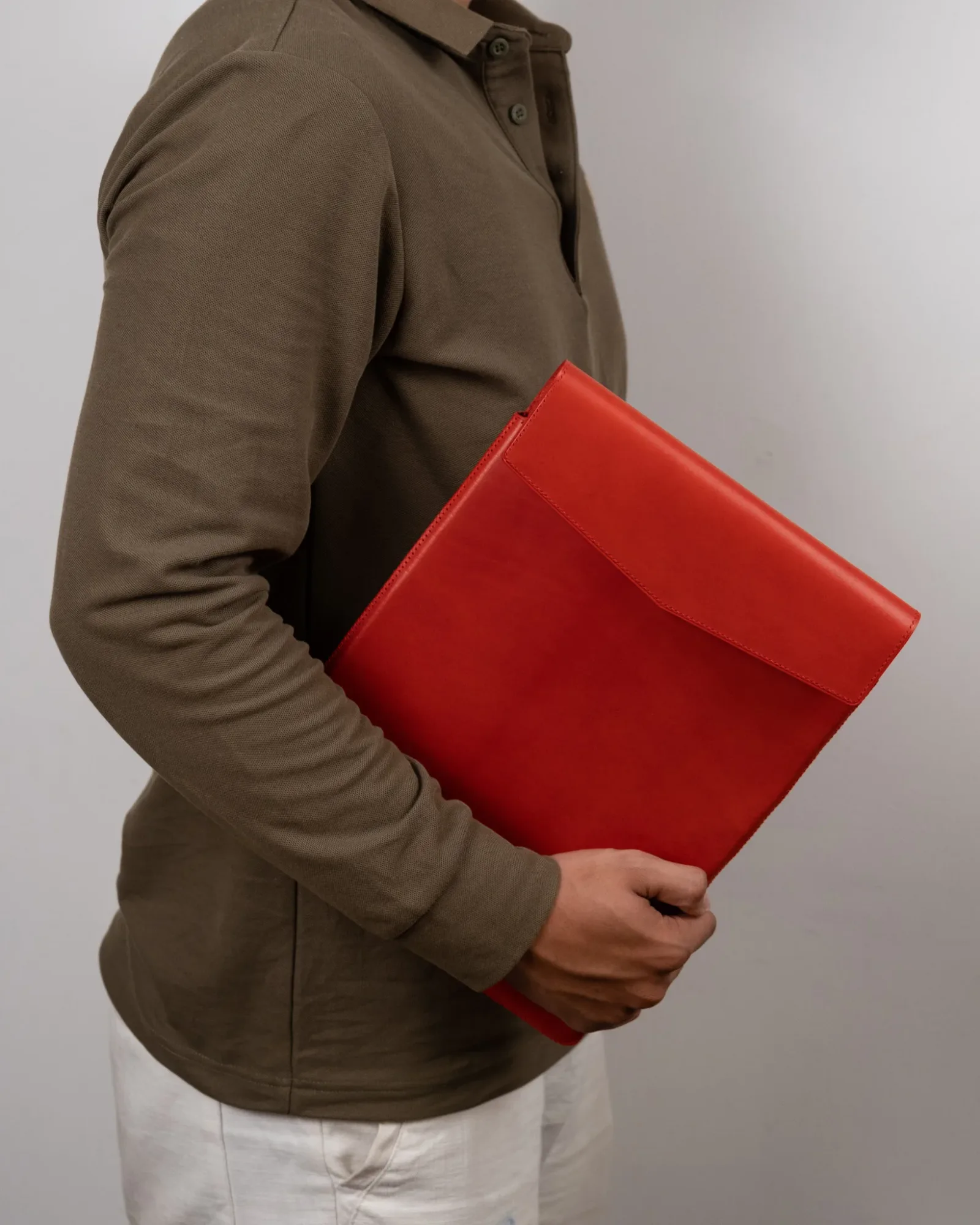 Ảnh Studio Bao da - KOI Leather