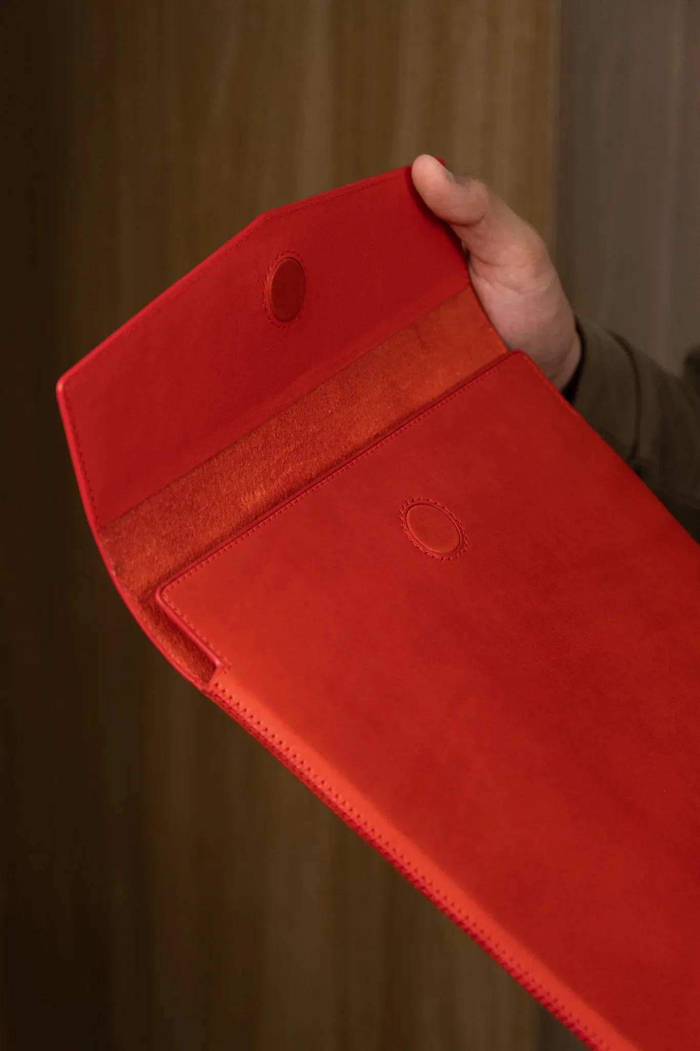 Ảnh Studio Bao da - KOI Leather