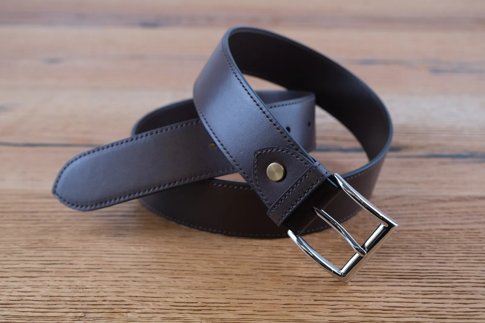 Ảnh Studio Dây lưng da bò màu nâu đậm khóa kim bạc - Koi Leather
