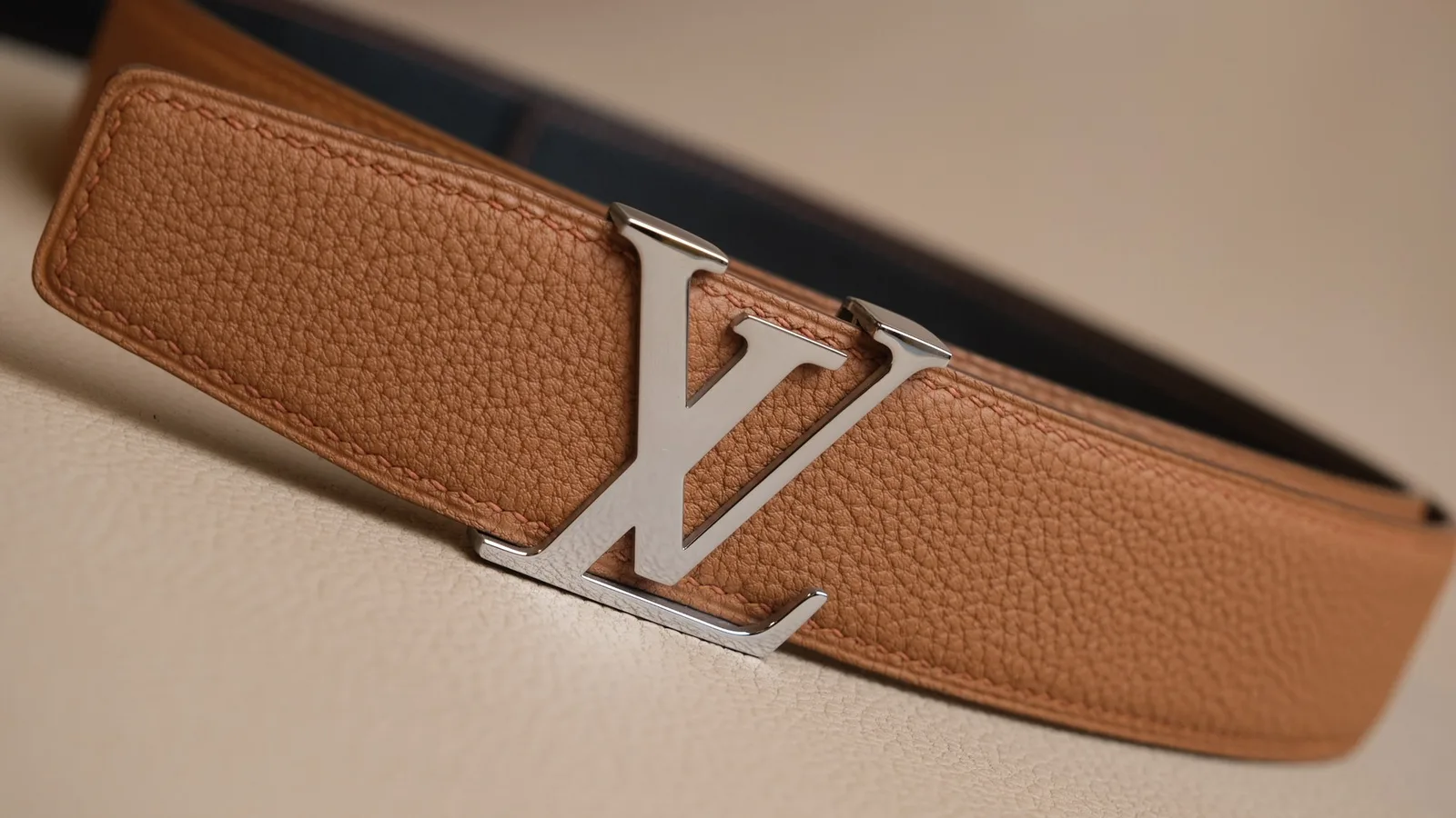 Ảnh Studio Dây thắt lưng da bò Togo màu vàng bò may đo cho mặt khoá - Koi Leather