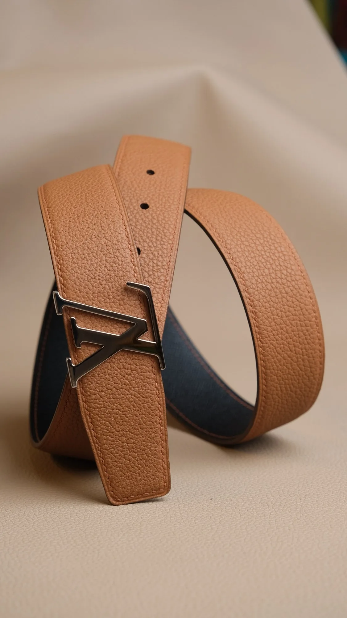 Ảnh Studio Dây thắt lưng da bò Togo màu vàng bò may đo cho mặt khoá - Koi Leather