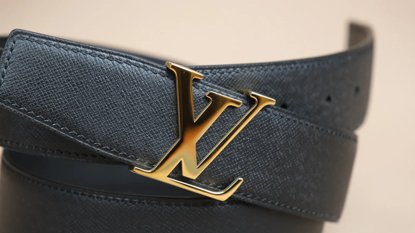 Ảnh Studio Dây thắt lưng da bò Togo màu vàng bò may đo cho mặt khoá - Koi Leather