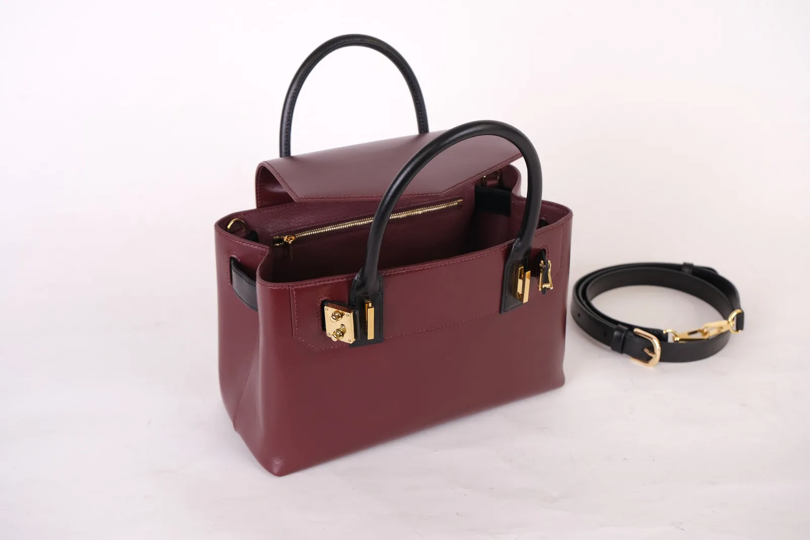Ảnh Studio Túi xách da Box Calf màu đỏ burgundy phối quai đen - Koi Leather