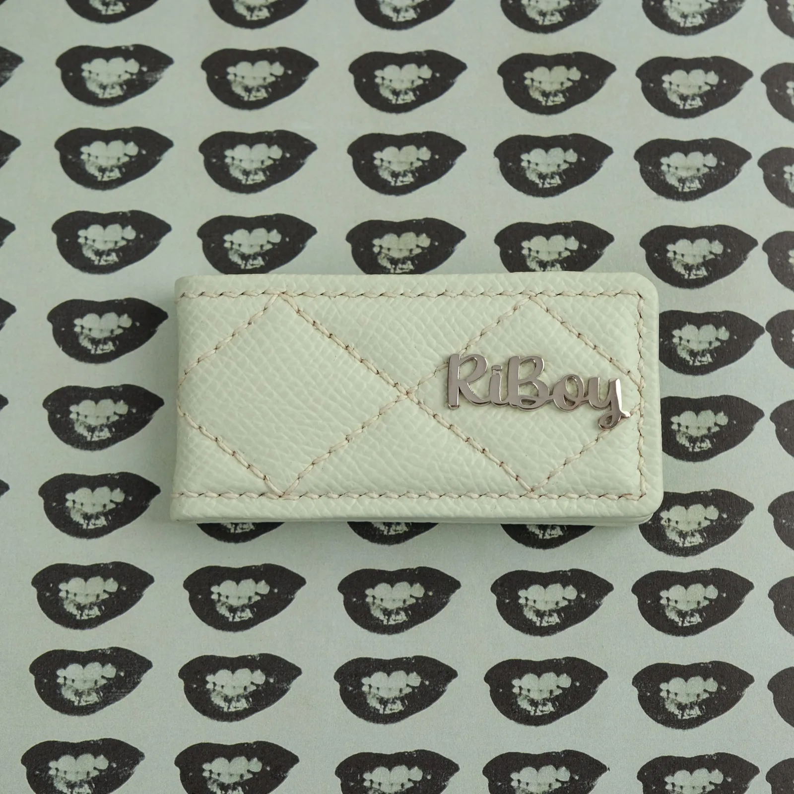 Ảnh Studio Kẹp tiền nam châm da Epsom xanh mint chần trám - Koi Leather