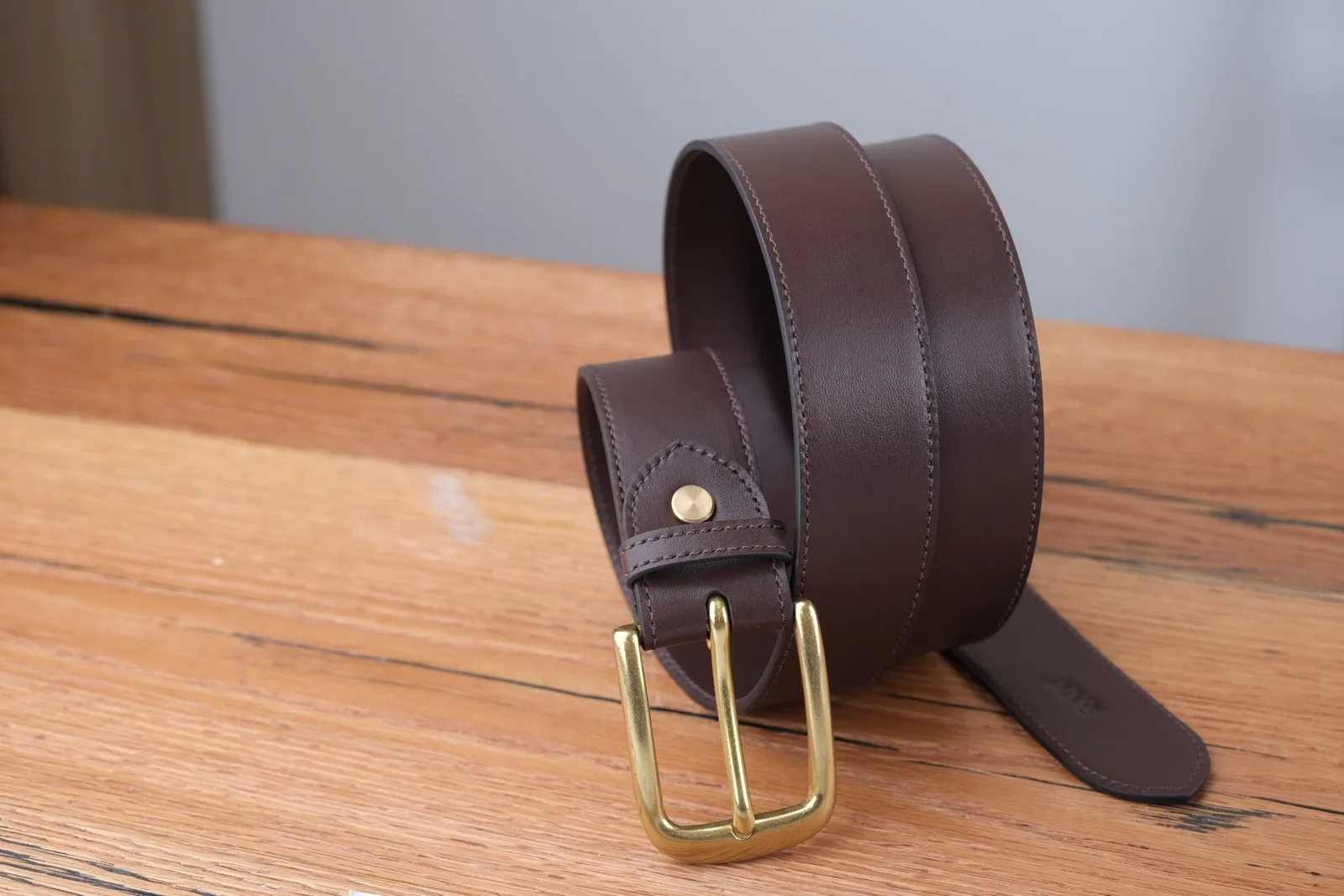 Ảnh Studio Dây thắt lưng da bò màu nâu đậm khóa kim đồng - Koi Leather