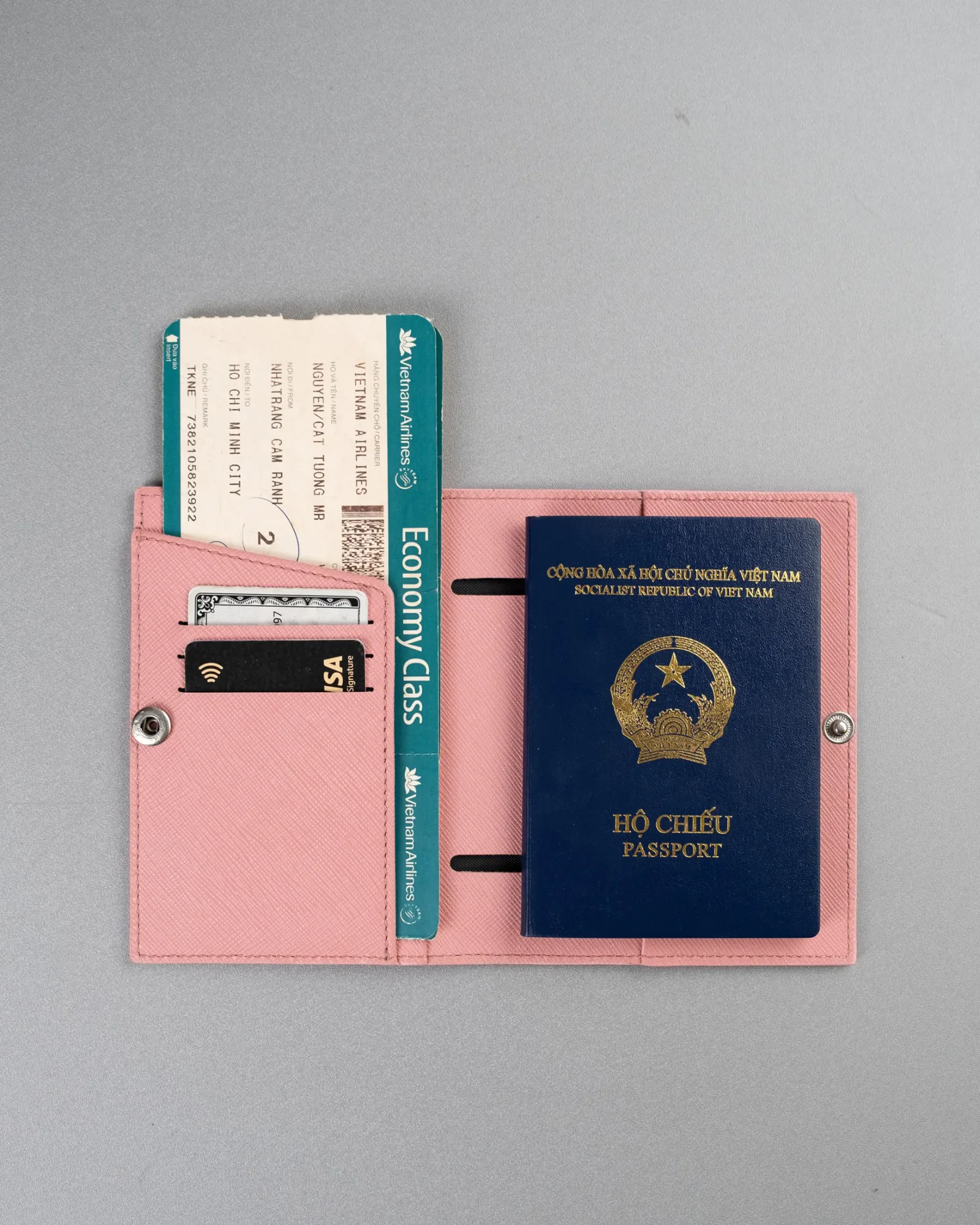 Ảnh Studio Passport - Koi Leather