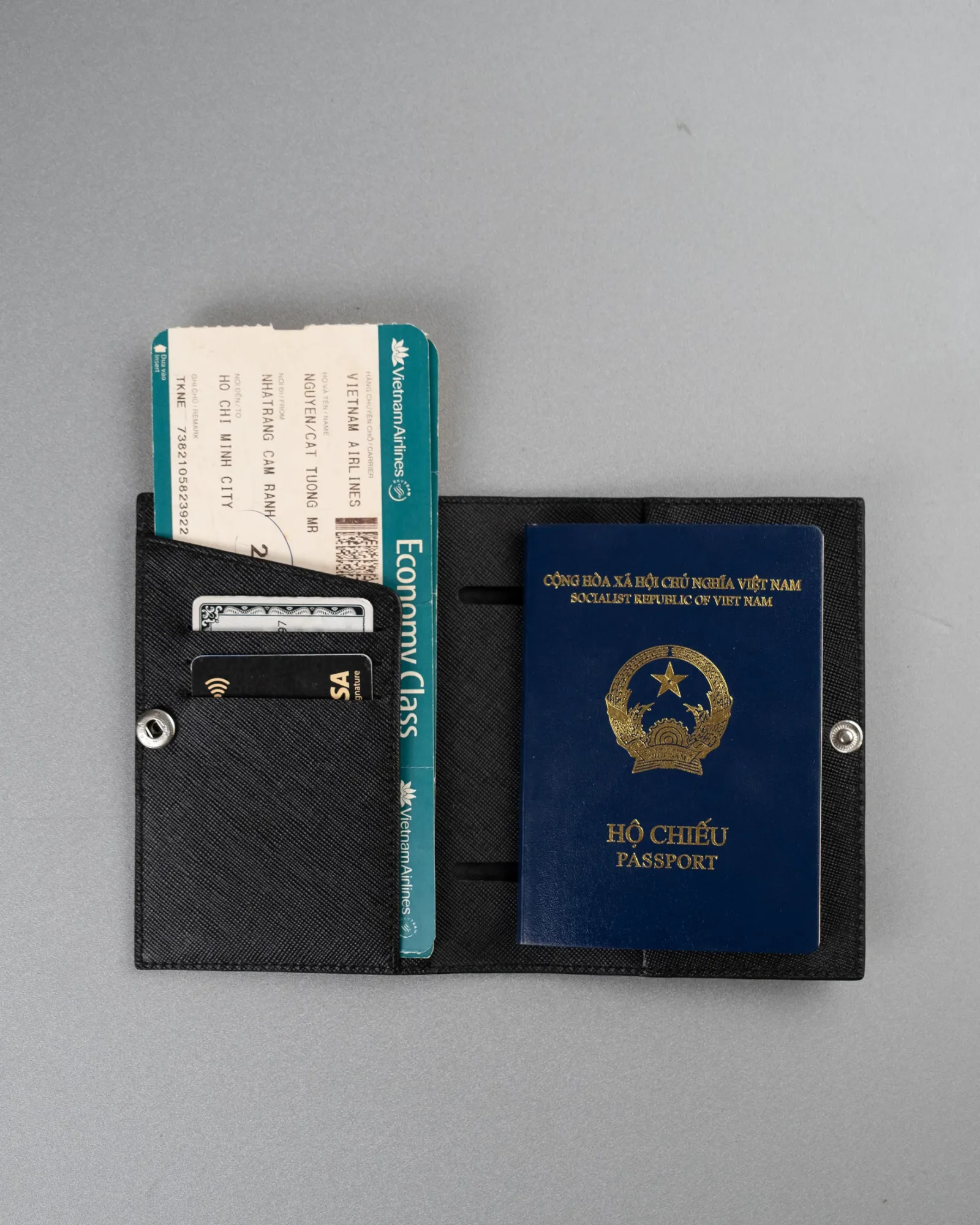 Ảnh Studio Passport - Koi Leather