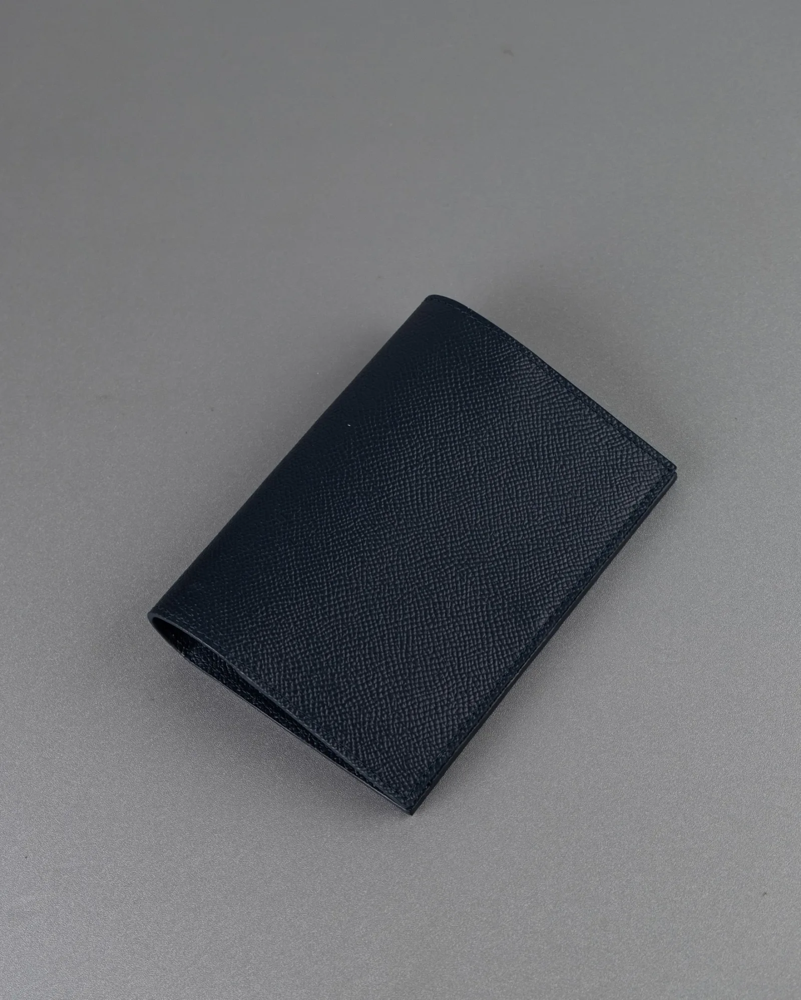 Ảnh Studio Passport - Koi Leather