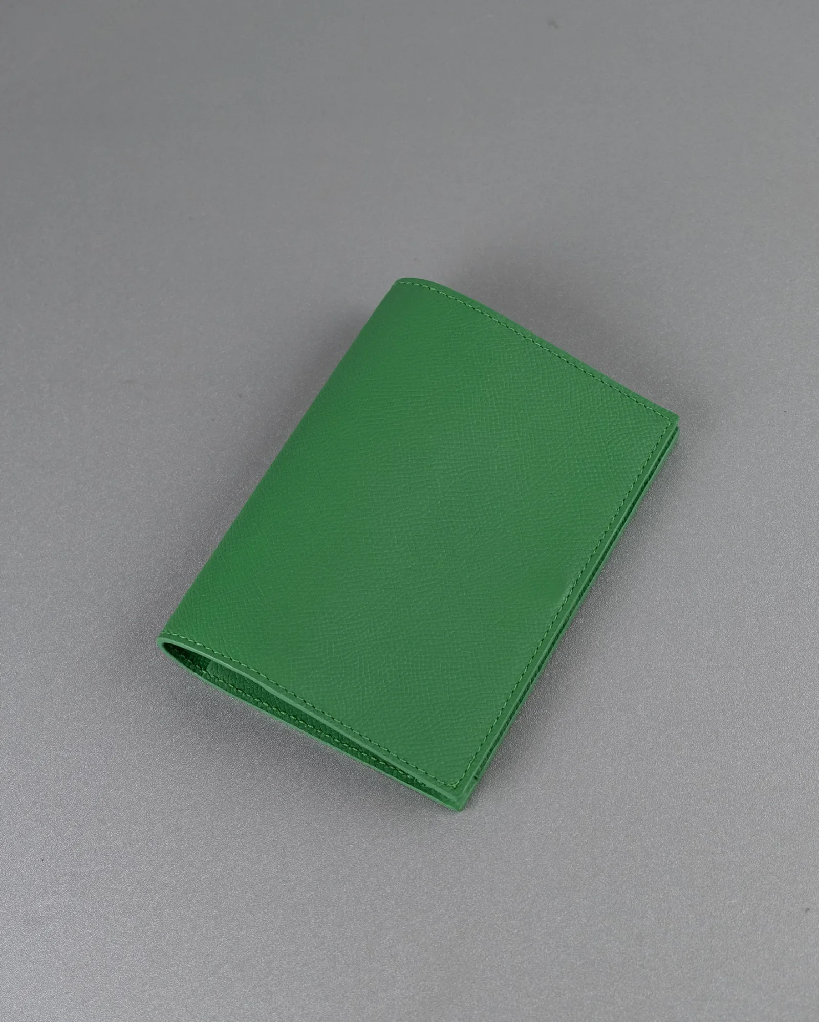 Ảnh Studio Passport - Koi Leather