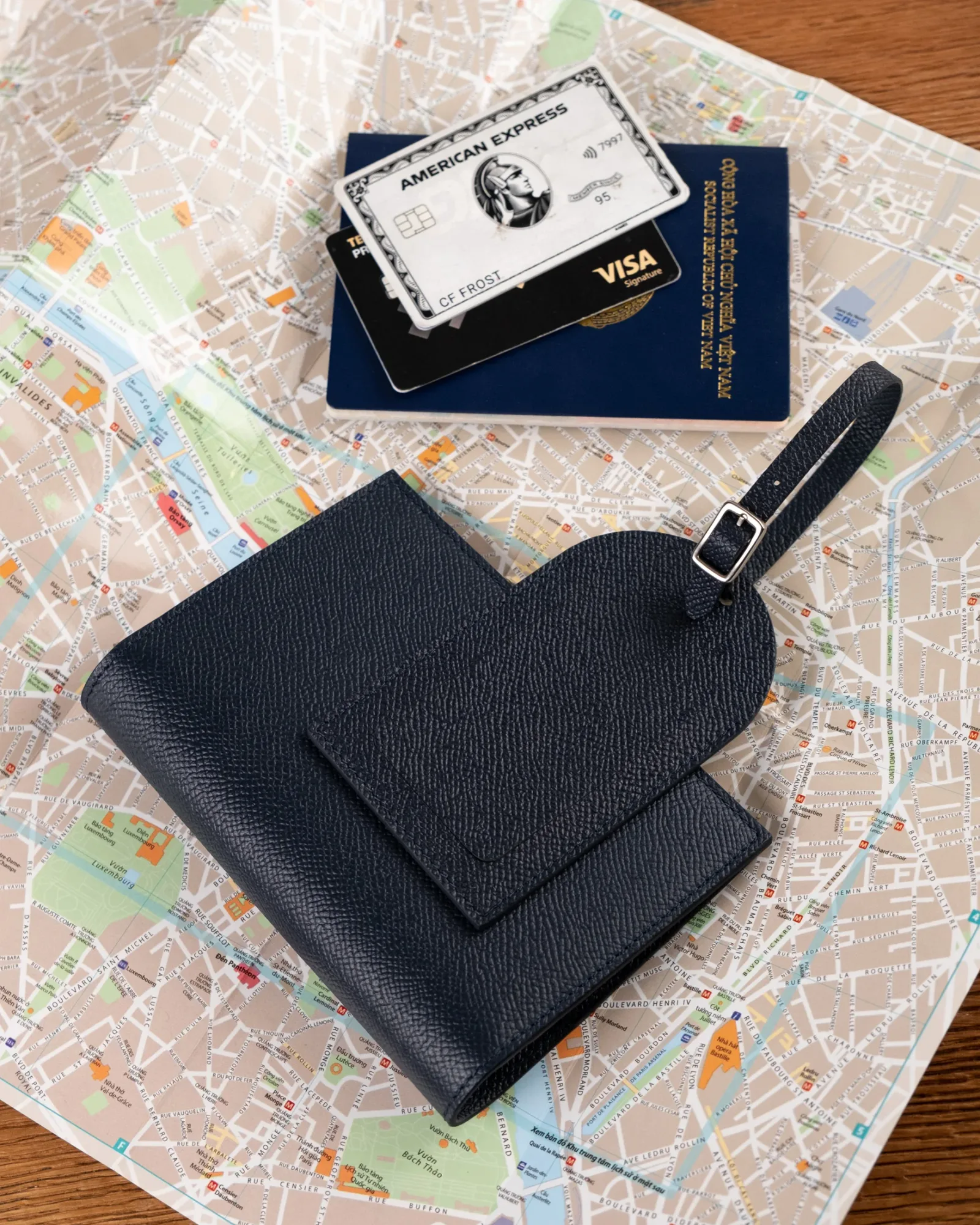 Ảnh Studio Passport - Koi Leather