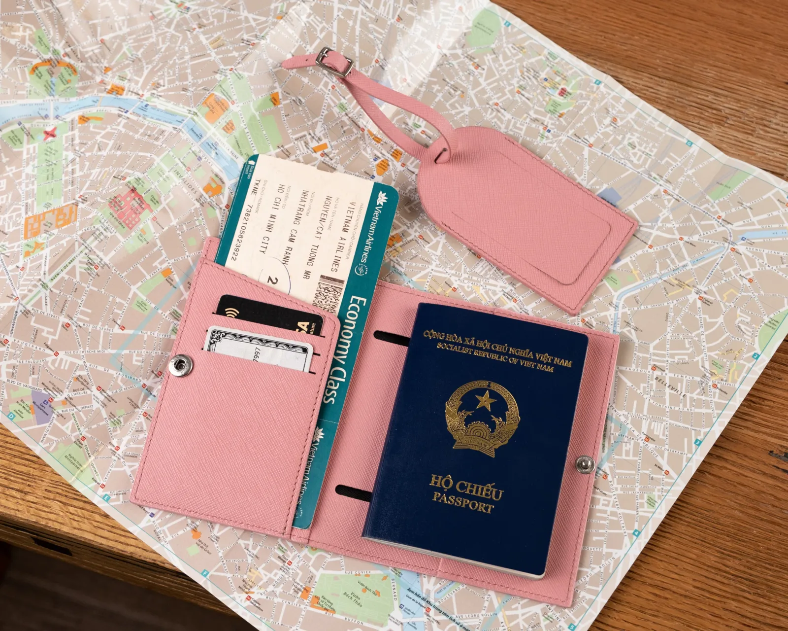 Ảnh Studio Passport - Koi Leather