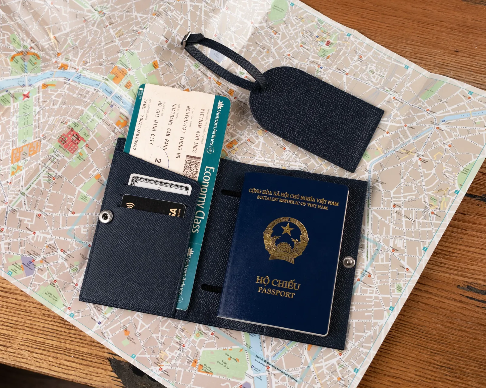 Ảnh Studio Passport - Koi Leather