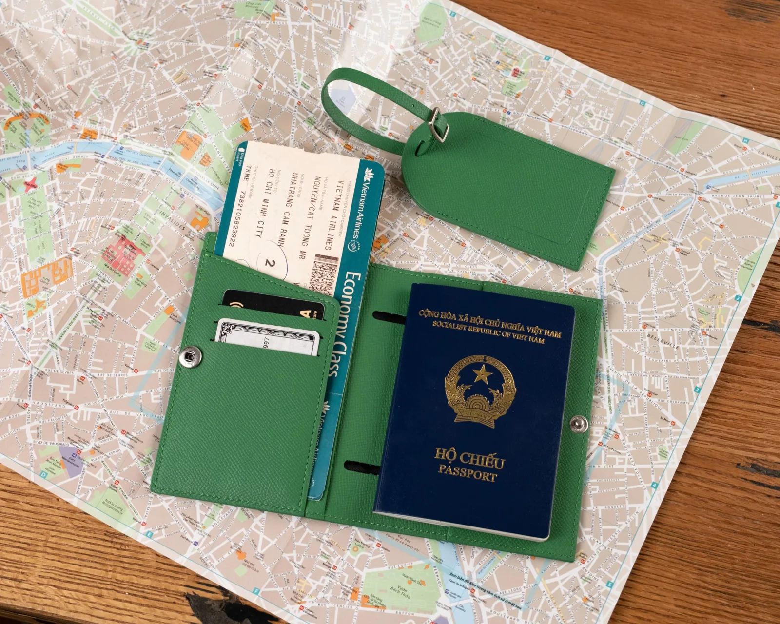 Ảnh Studio Passport - Koi Leather