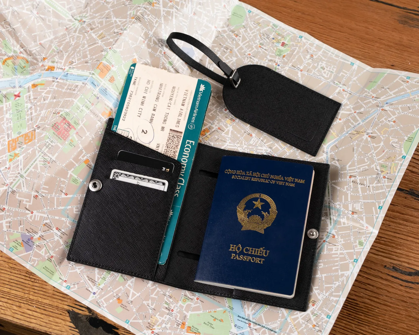 Ảnh Studio Passport - Koi Leather