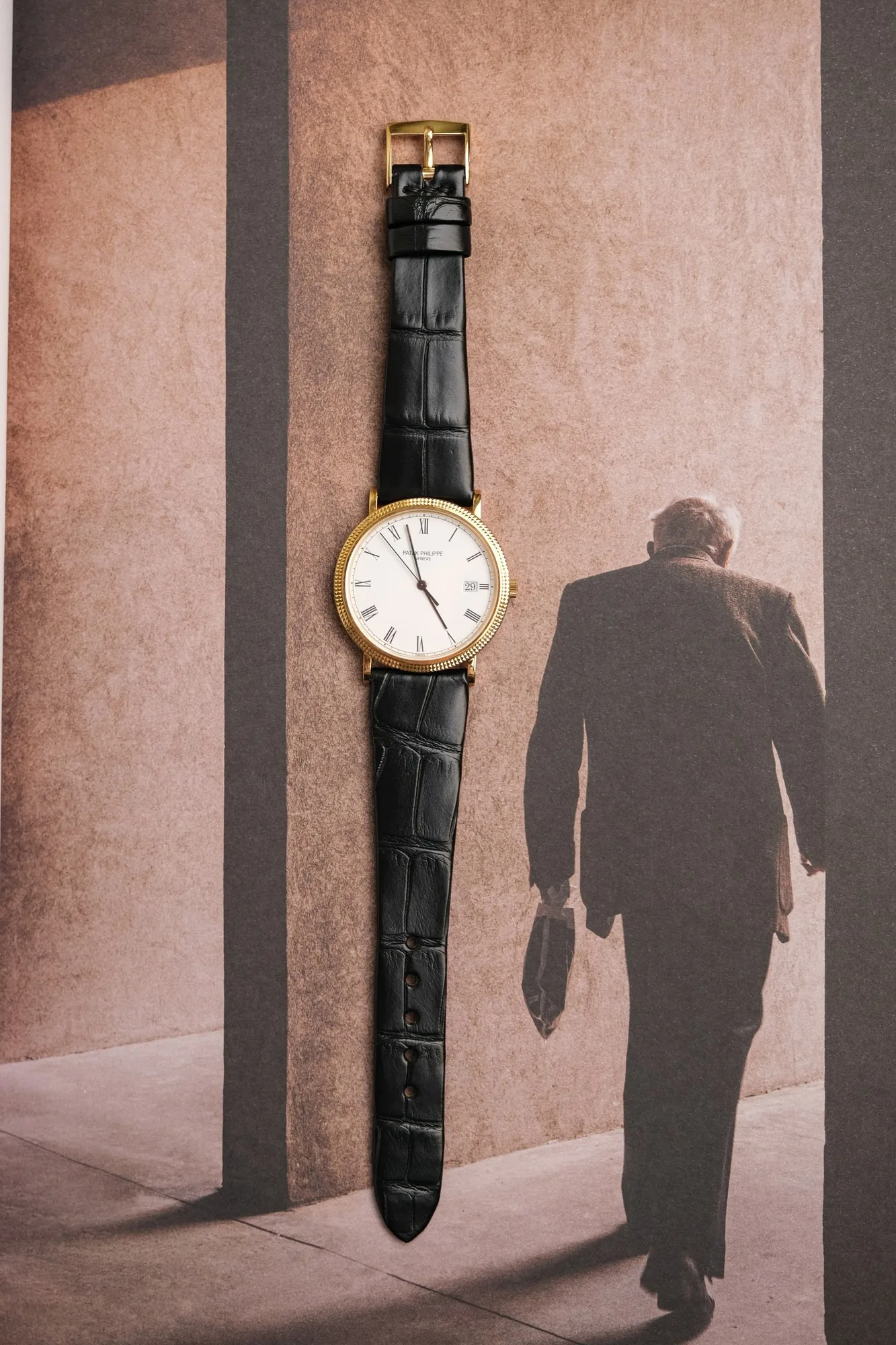 Ảnh Lifestyle Dây đồng hồ da cá sấu cho Patek Philippe màu đen - Koi Leather