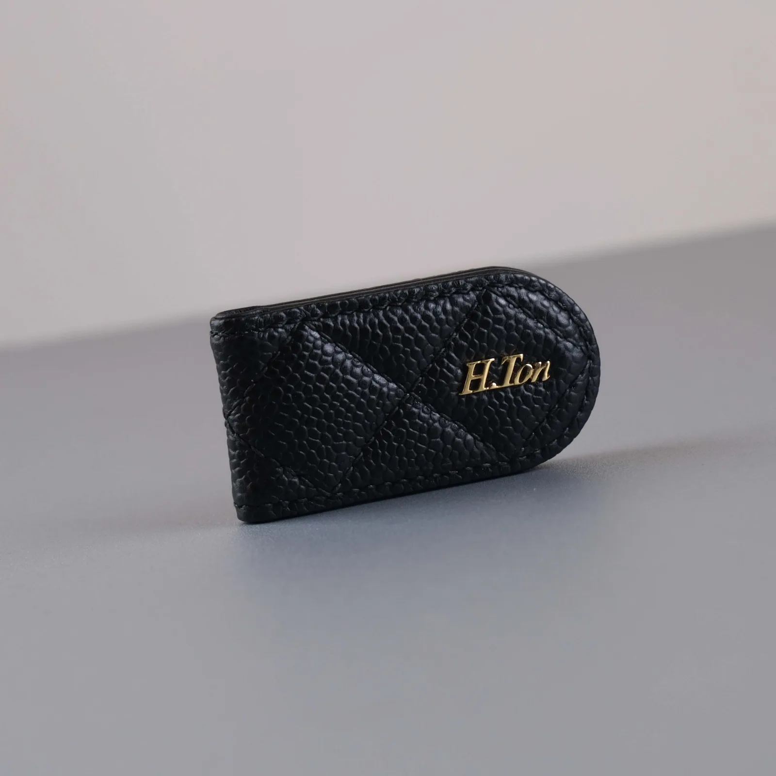 Ảnh Studio Kẹp tiền da Caviar chần trám nam châm - Koi Leather
