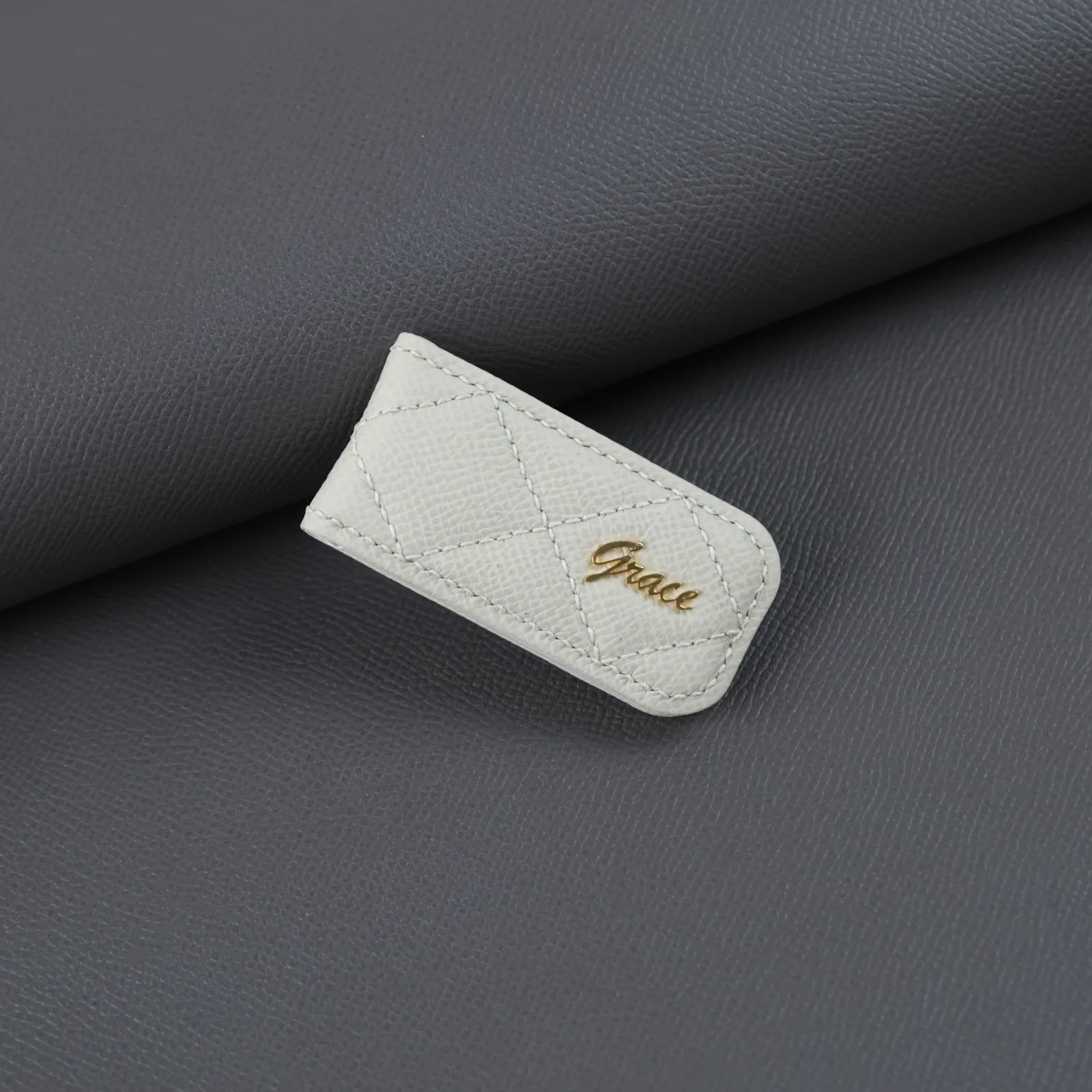 Ảnh Studio Money clip epsom kem - may trám - KOI Leather