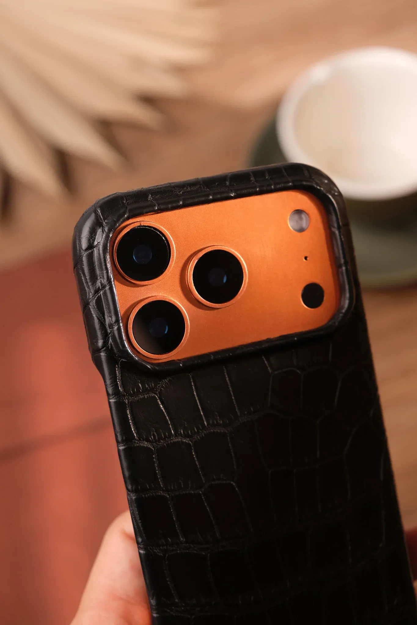 Ảnh Studio Iphone case - Koi Leather